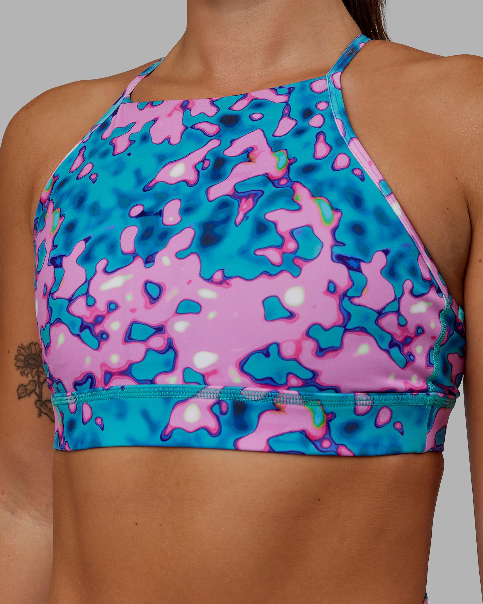 20588-lift-high-neck-sports-bra-neon-camo-7.webp Lift High Neck Sports Bra - Neon Camo