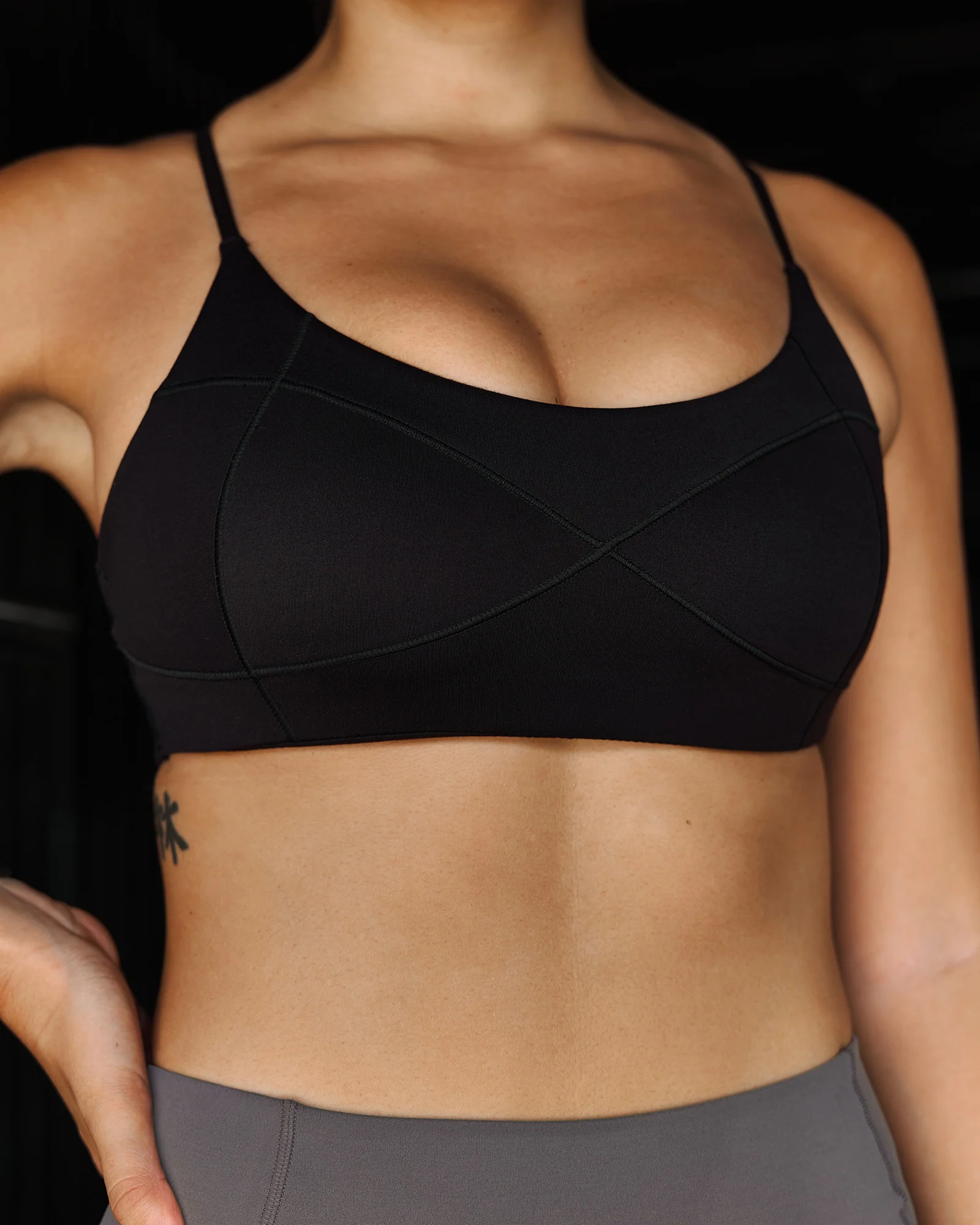 Infinite Contour Sports Bra - Black
