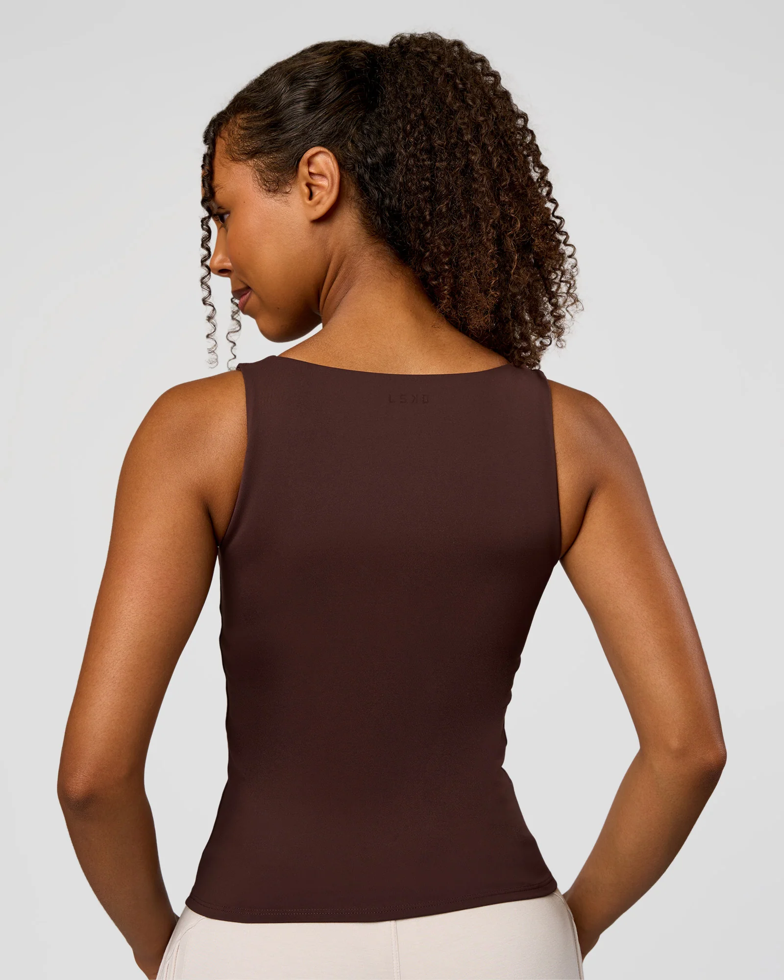 2075-cf-train-hard-shelf-bra-tank-hot-chocolate-5.webp CF Train Hard Shelf Bra Tank - Hot Chocolate