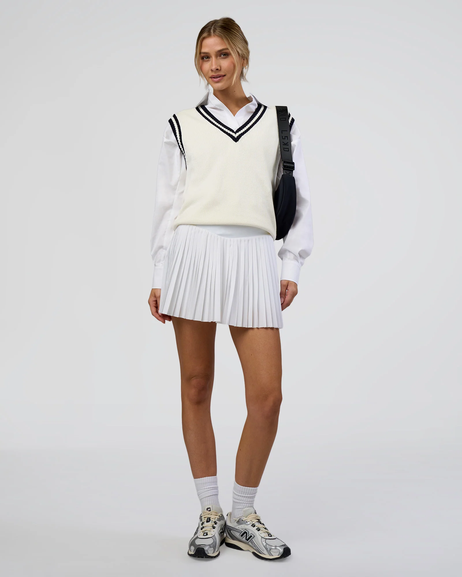 Clubhouse Vest - Off White-Future Navy