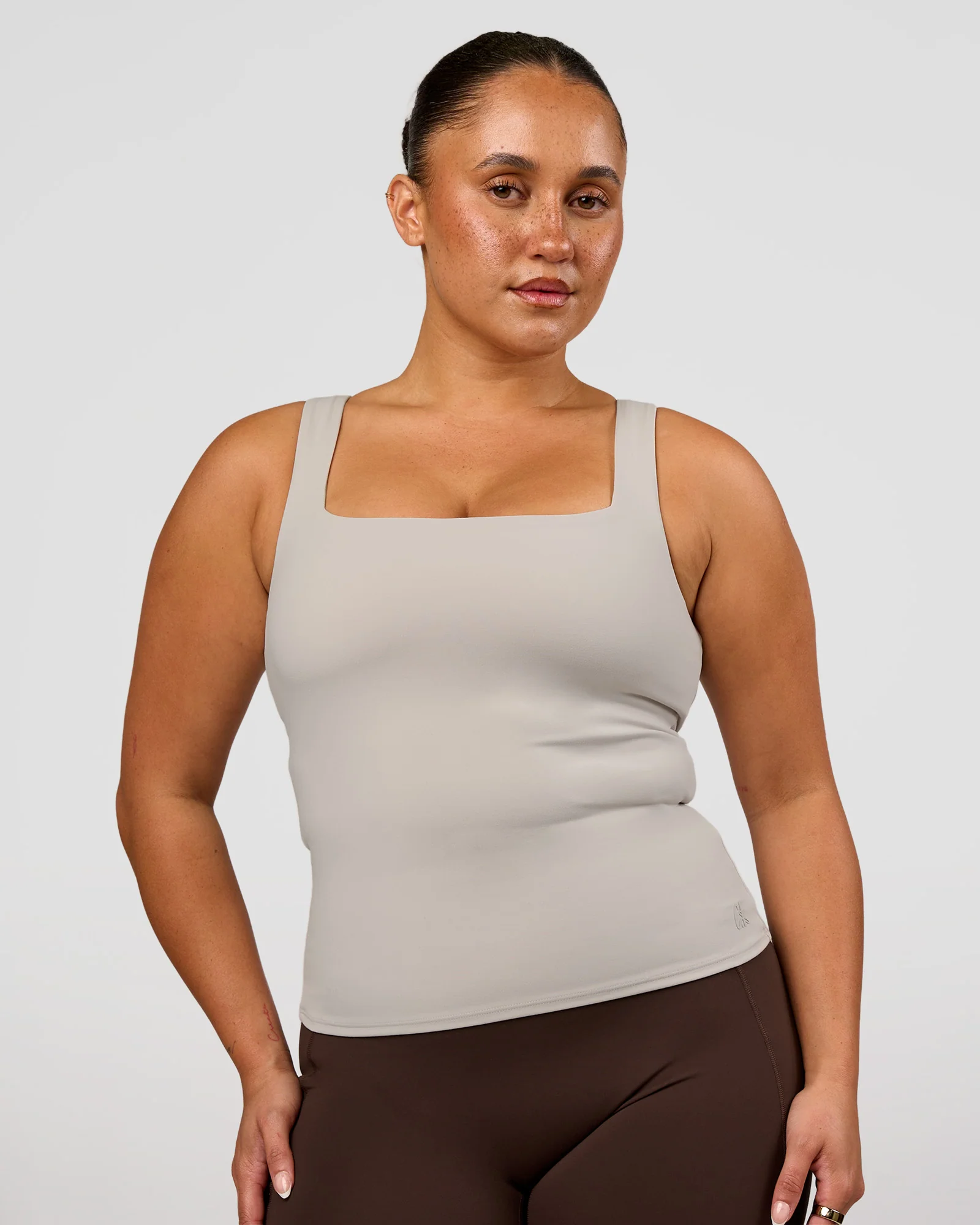 2110-cf-train-hard-shelf-bra-tank-clay-6.webp CF Train Hard Shelf Bra Tank - Clay