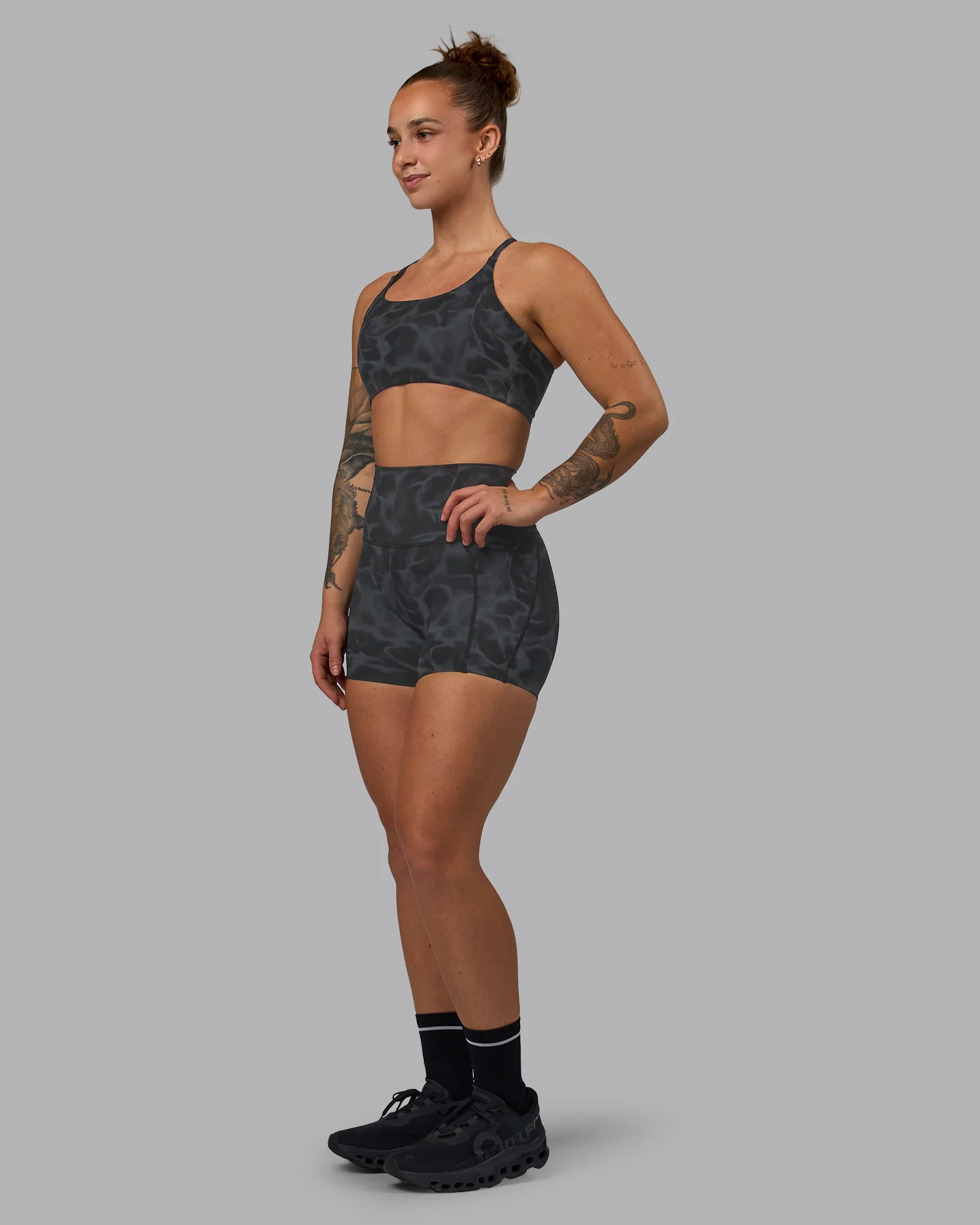 Elixir Ultra High-Rise 4" Short Pockets - Tranquil-Black