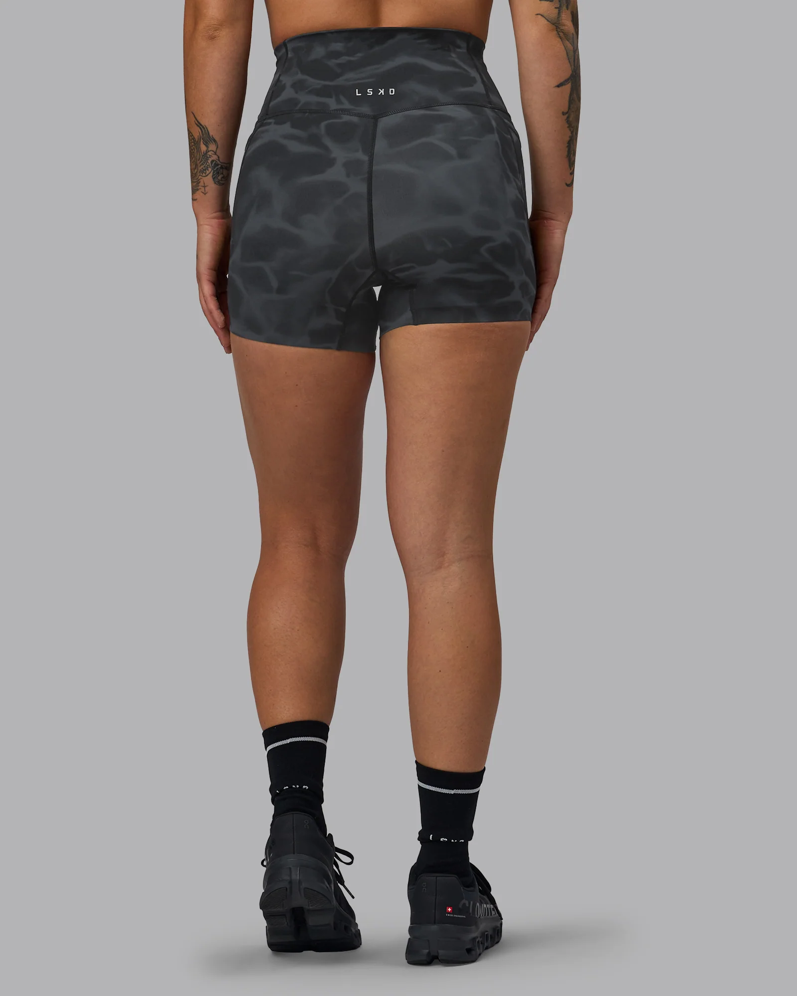 Elixir Ultra High-Rise 4" Short Pockets - Tranquil-Black