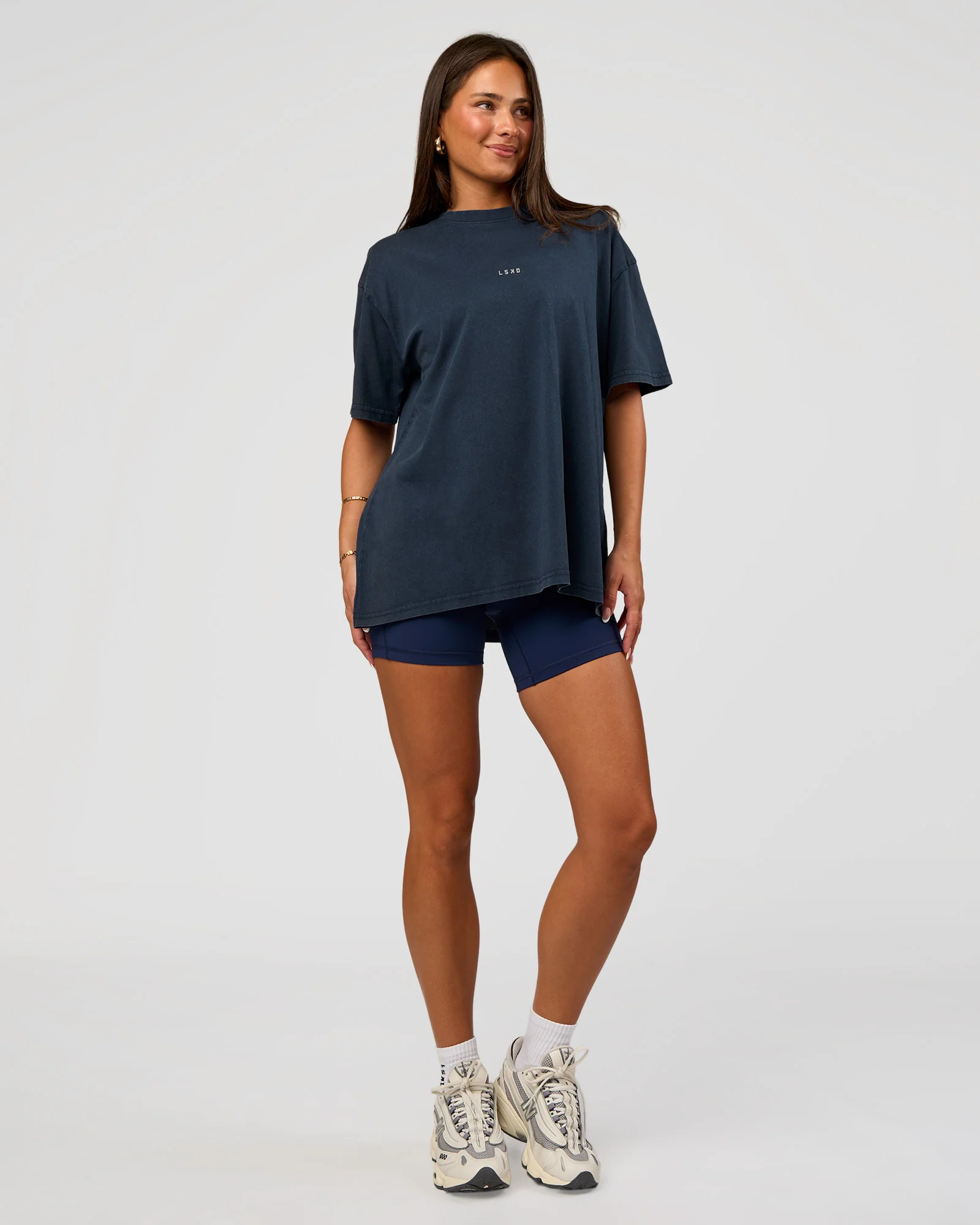 21231-built-on-values-oversized-washed-tee-future-navy-washed-white-2.webp Built On Values Oversized Washed Tee - Future Navy Washed-White