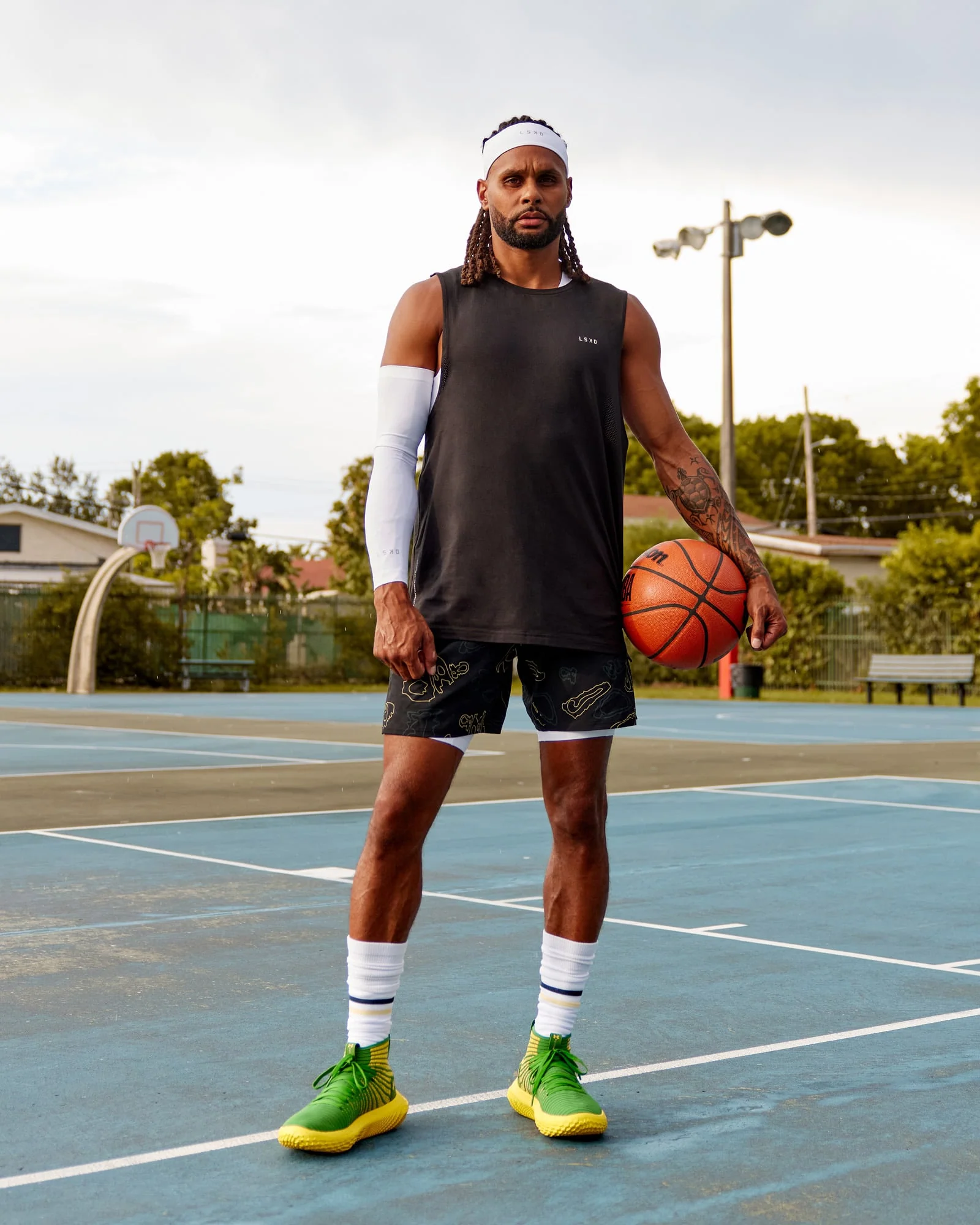 Patty Mills Challenger 6" Performance Short - Black-Vital Green