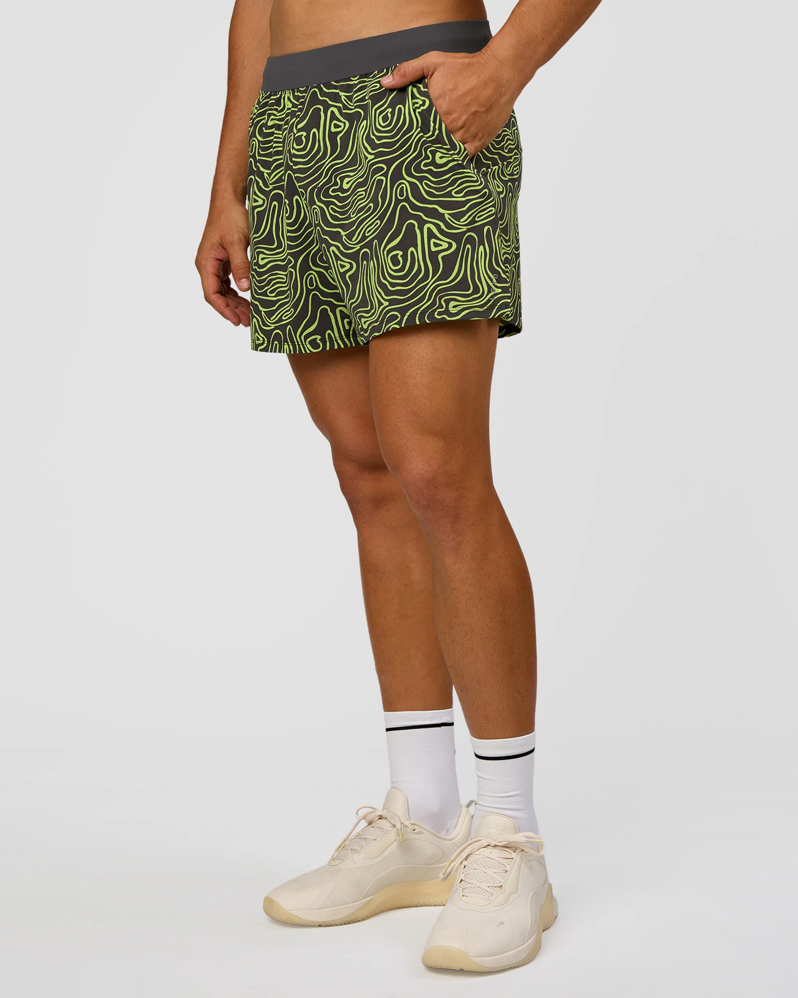 21301-functional-training-5-short-friction-print-hyper-green-1.webp Functional Training 5" Short - Friction Print Hyper Green