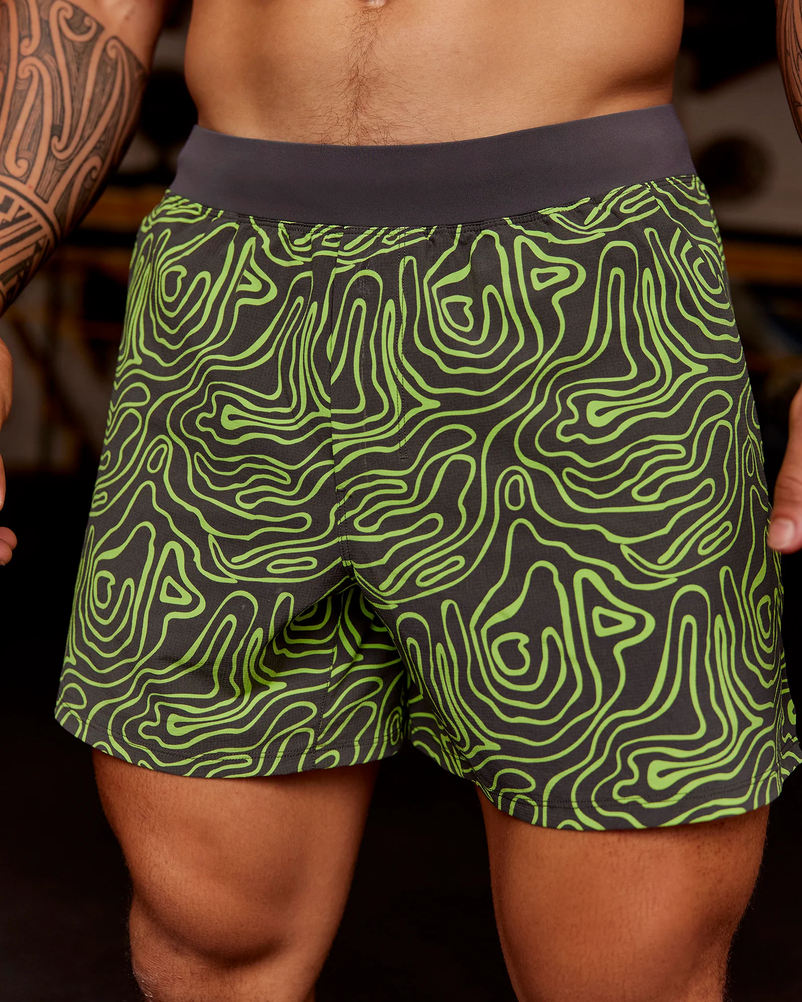 21301-functional-training-5-short-friction-print-hyper-green-3.webp Functional Training 5" Short - Friction Print Hyper Green