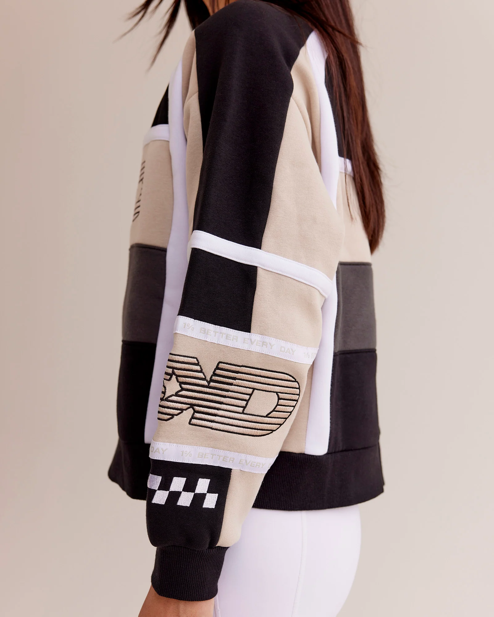 218-power-sweater-black-shale-beige-3.webp Power Sweater - Black-Shale Beige