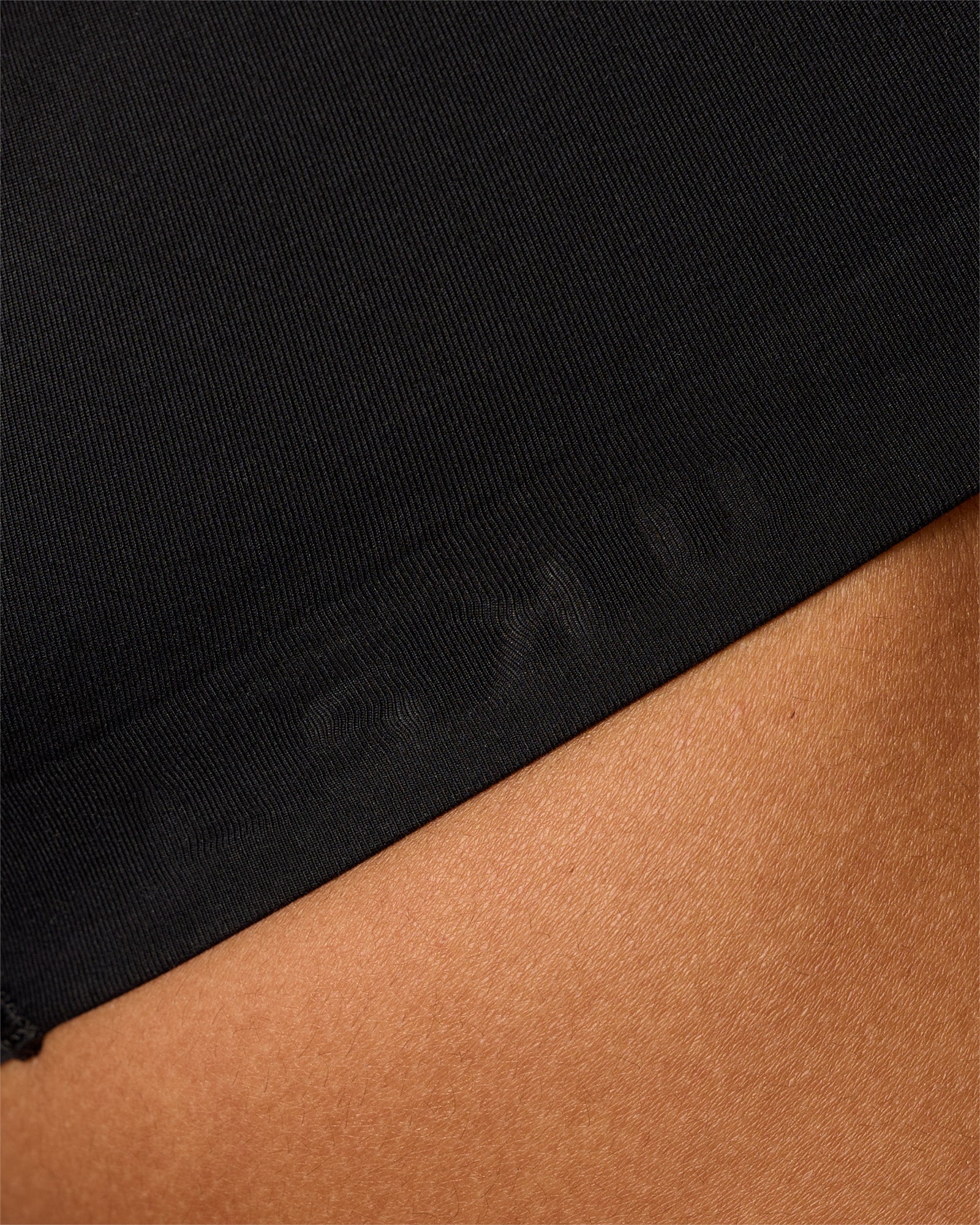 Flow Bonded Scoop Neck Sports Bra - Black