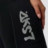 2285-elite-hype-reflective-run-high-rise-7-short-pockets-black-hype-reflective-11.webp Elite Hype Reflective Run High-Rise 7" Short Pockets - Black-Hype Reflective