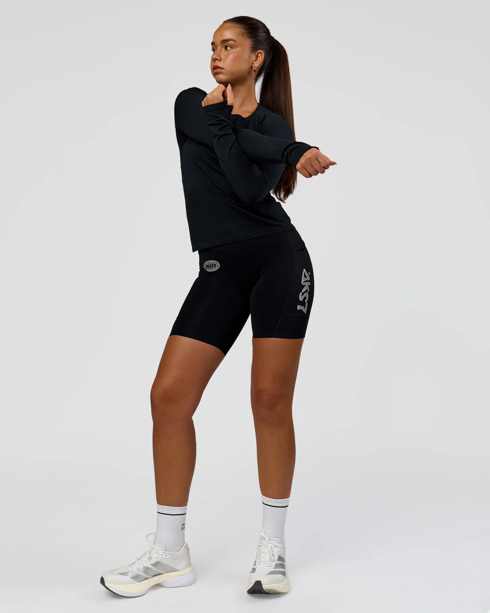 2285-elite-hype-reflective-run-high-rise-7-short-pockets-black-hype-reflective-9.webp Elite Hype Reflective Run High-Rise 7" Short Pockets - Black-Hype Reflective