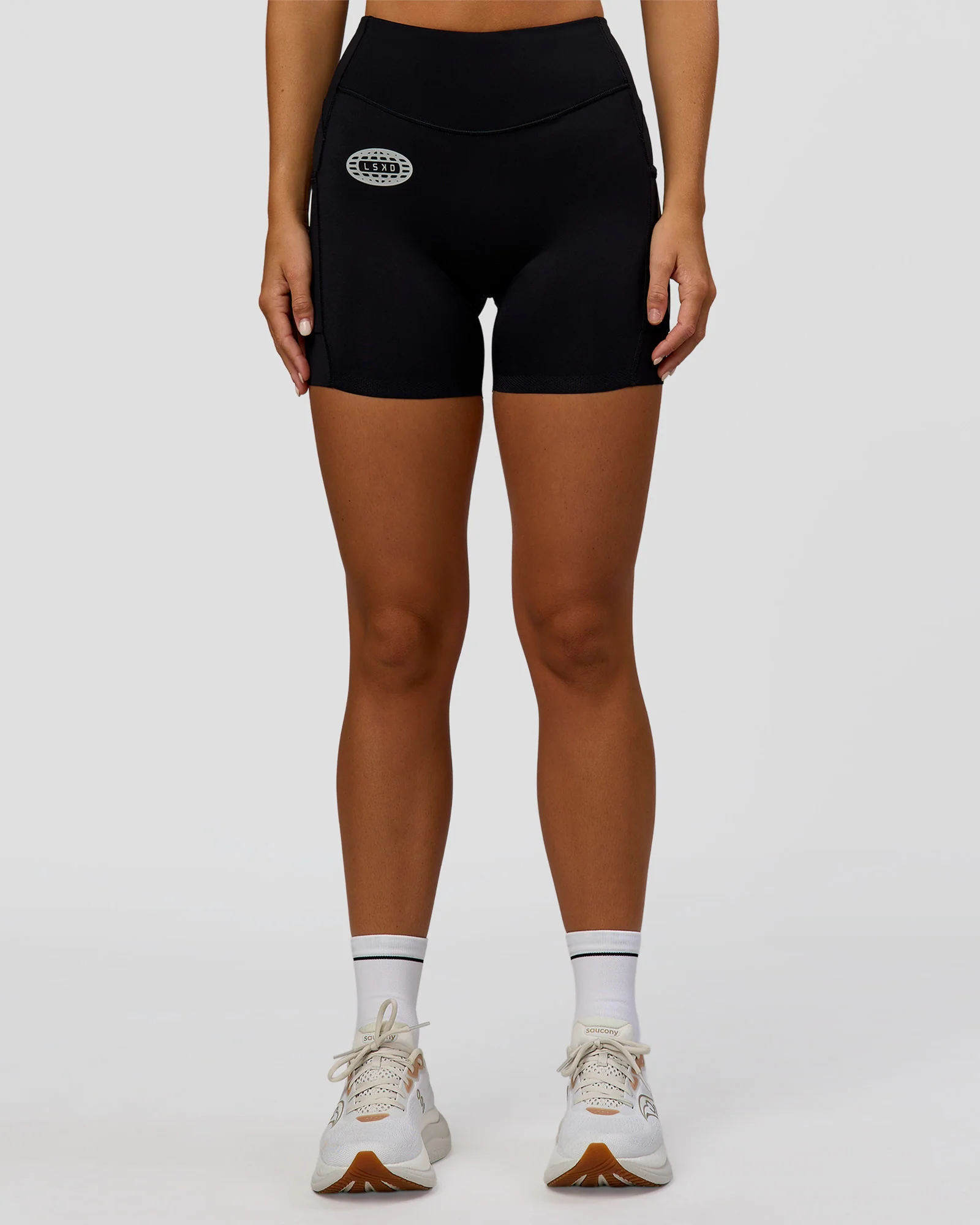 2301-elite-hype-reflective-run-high-rise-5-short-pockets-black-hype-reflective-7.webp Elite Hype Reflective Run High-Rise 5" Short Pockets - Black-Hype Reflective