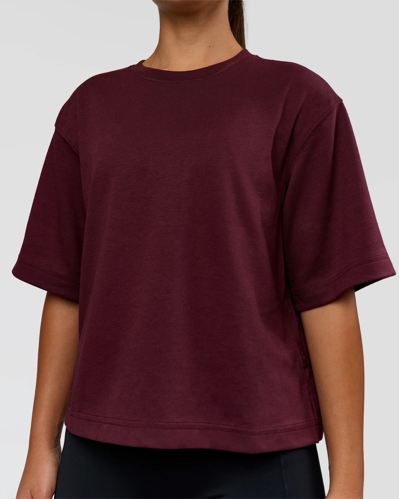 2415-afterdark-zerocrease-cropped-tee-cherry-lacquer-7.webp AfterDark ZeroCrease Cropped Tee - Cherry Lacquer
