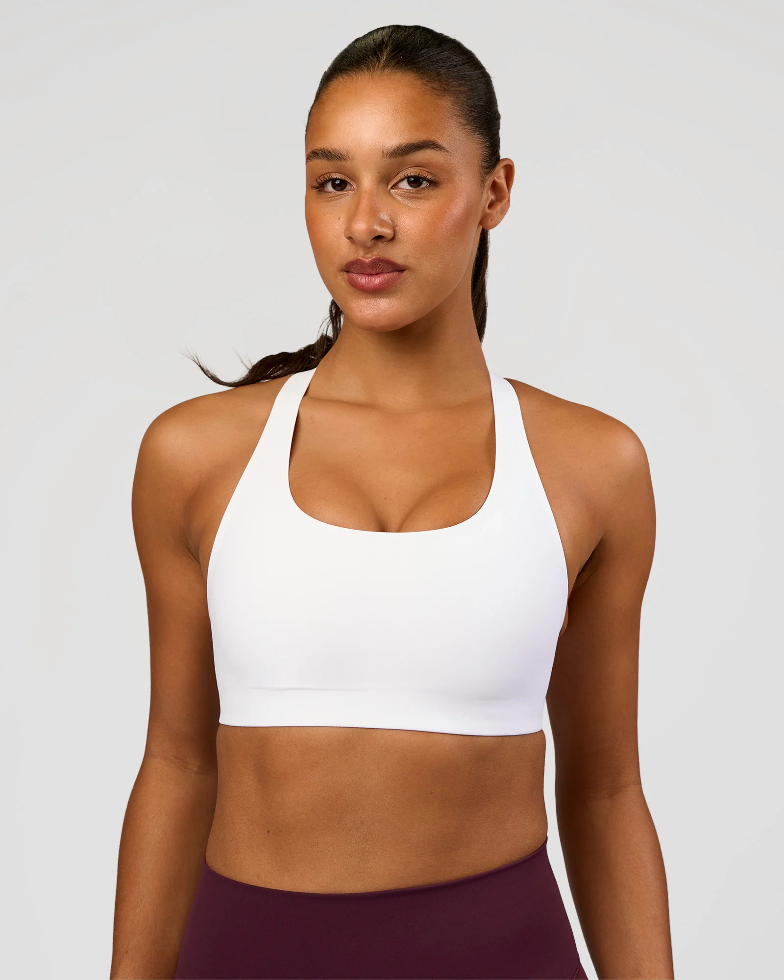 2424-flow-bonded-scoop-neck-sports-bra-white-1.webp Flow Bonded Scoop Neck Sports Bra - White