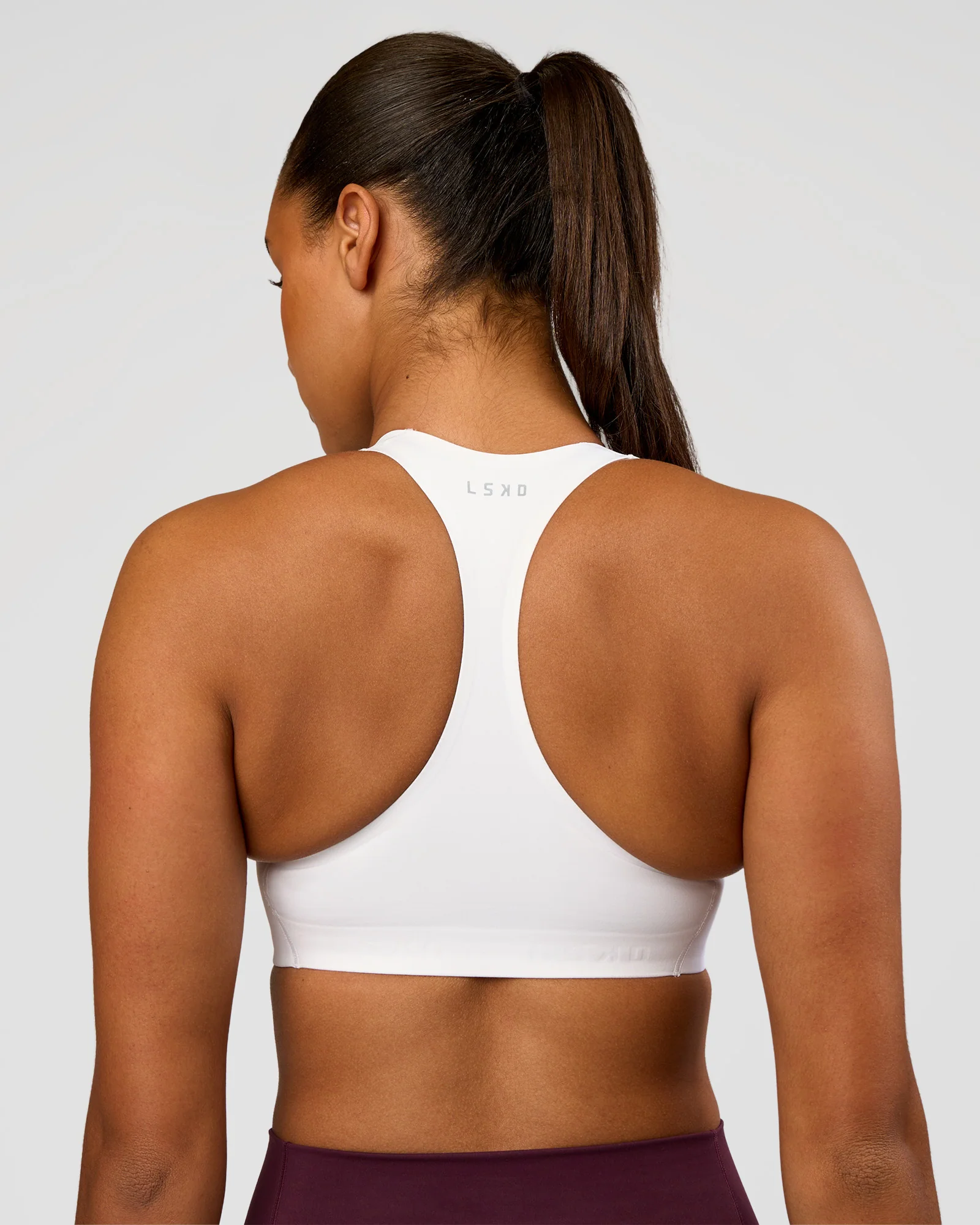 2424-flow-bonded-scoop-neck-sports-bra-white-2.webp Flow Bonded Scoop Neck Sports Bra - White