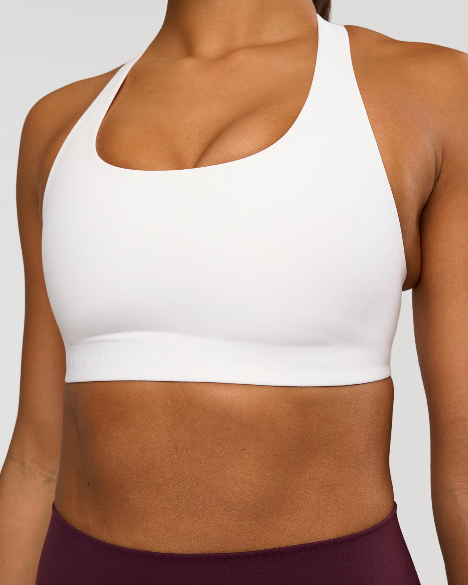 2424-flow-bonded-scoop-neck-sports-bra-white-4.webp Flow Bonded Scoop Neck Sports Bra - White