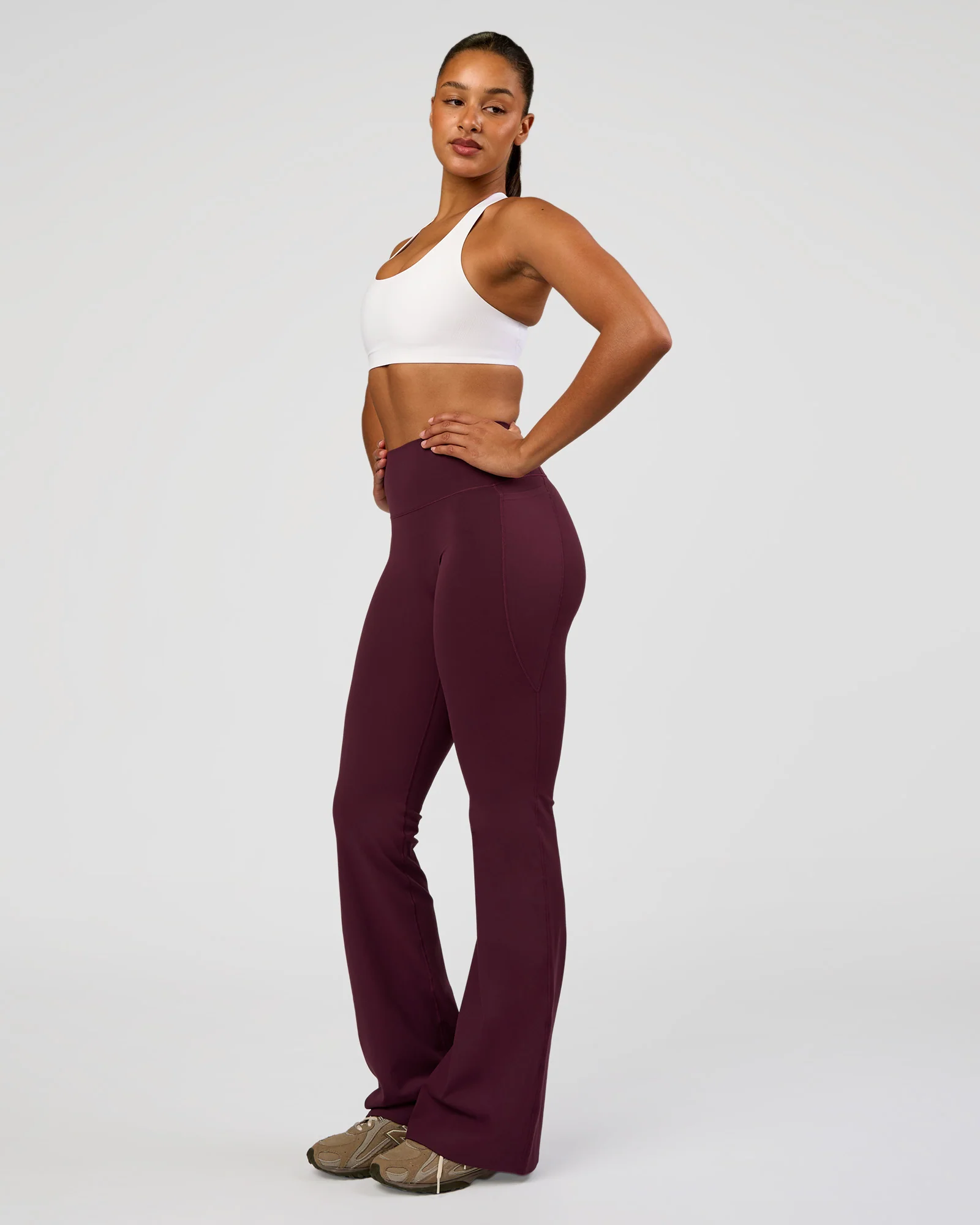 2424-flow-bonded-scoop-neck-sports-bra-white-5.webp Flow Bonded Scoop Neck Sports Bra - White