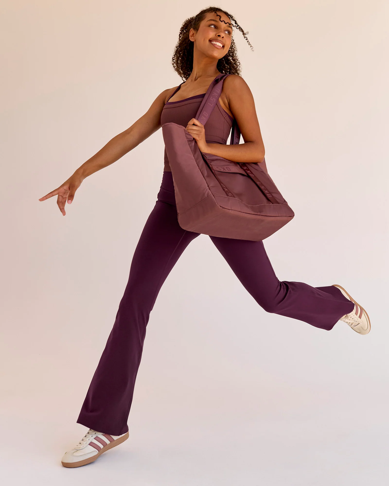 Fusion V-Contour High-Rise Flared Legging Pockets - Cherry Lacquer