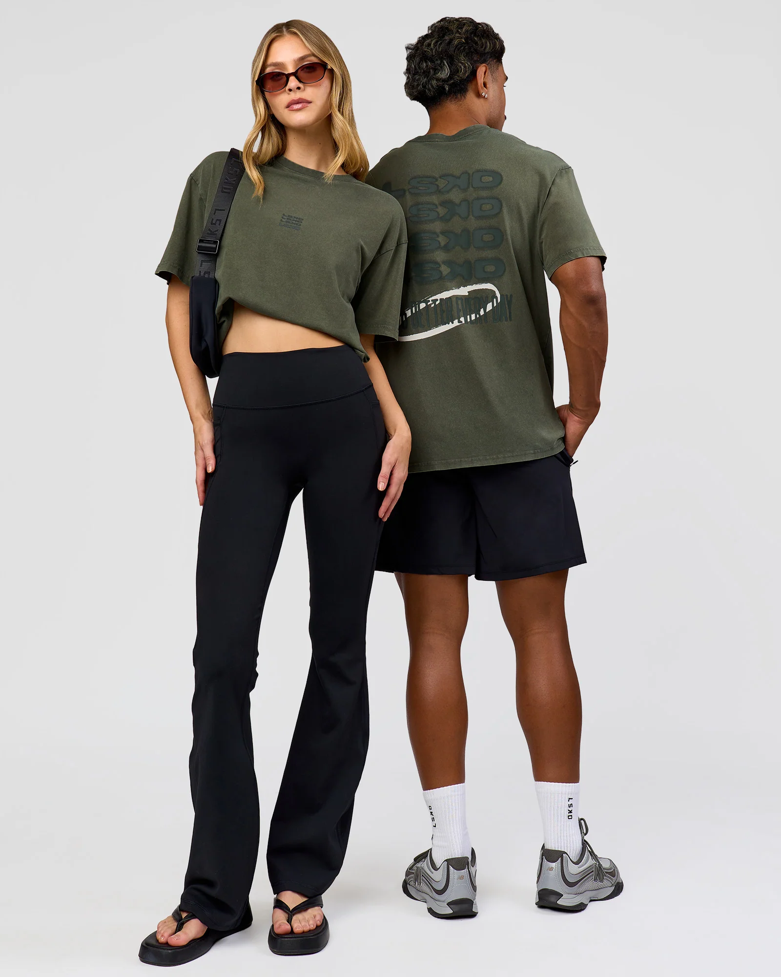 2530-everyday-elevation-flxcotton-oversized-tee-carbon-green-washed-white-1.webp Everyday Elevation FLXCotton Oversized Tee - Carbon Green Washed -White