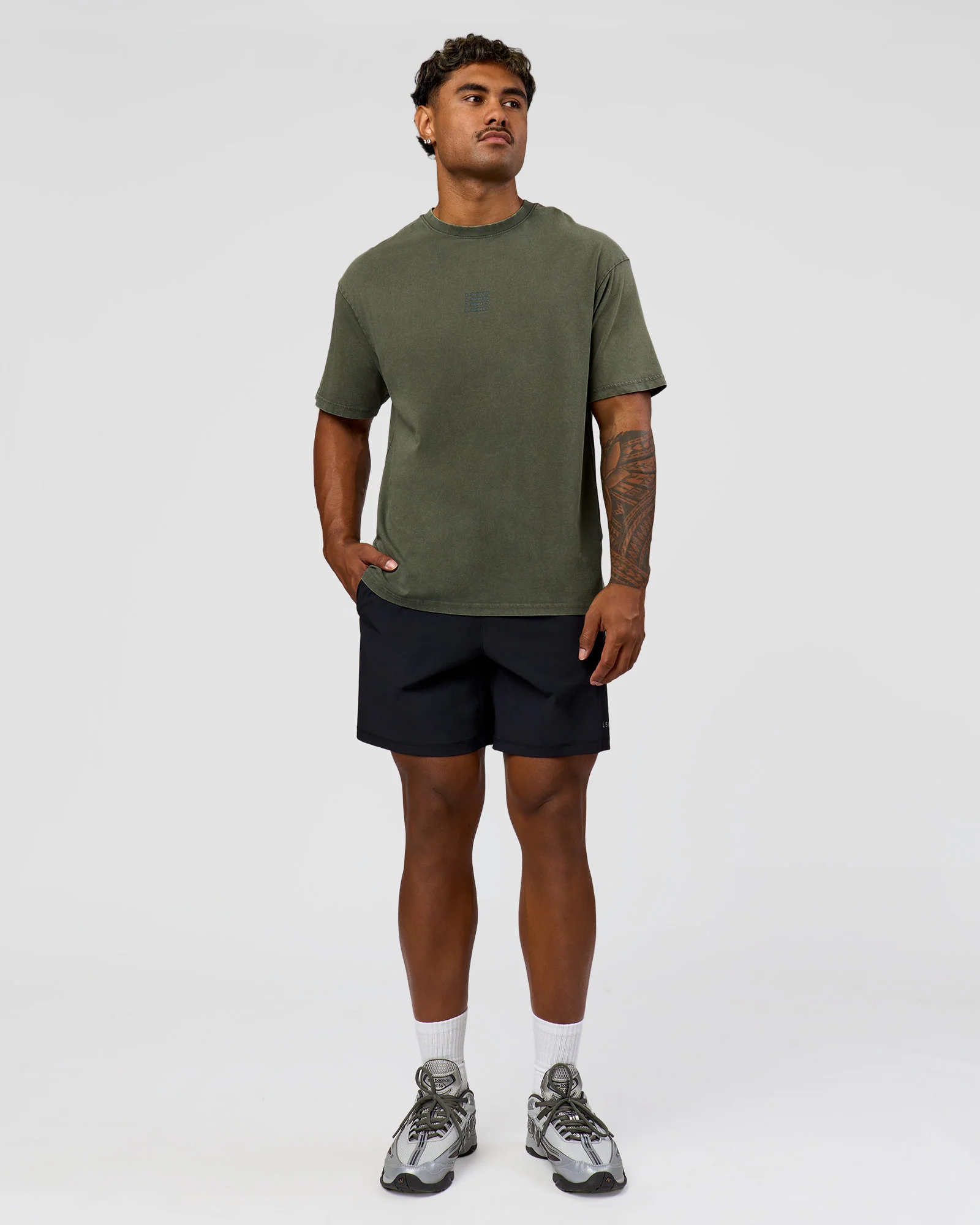 2530-everyday-elevation-flxcotton-oversized-tee-carbon-green-washed-white-3.webp Everyday Elevation FLXCotton Oversized Tee - Carbon Green Washed -White