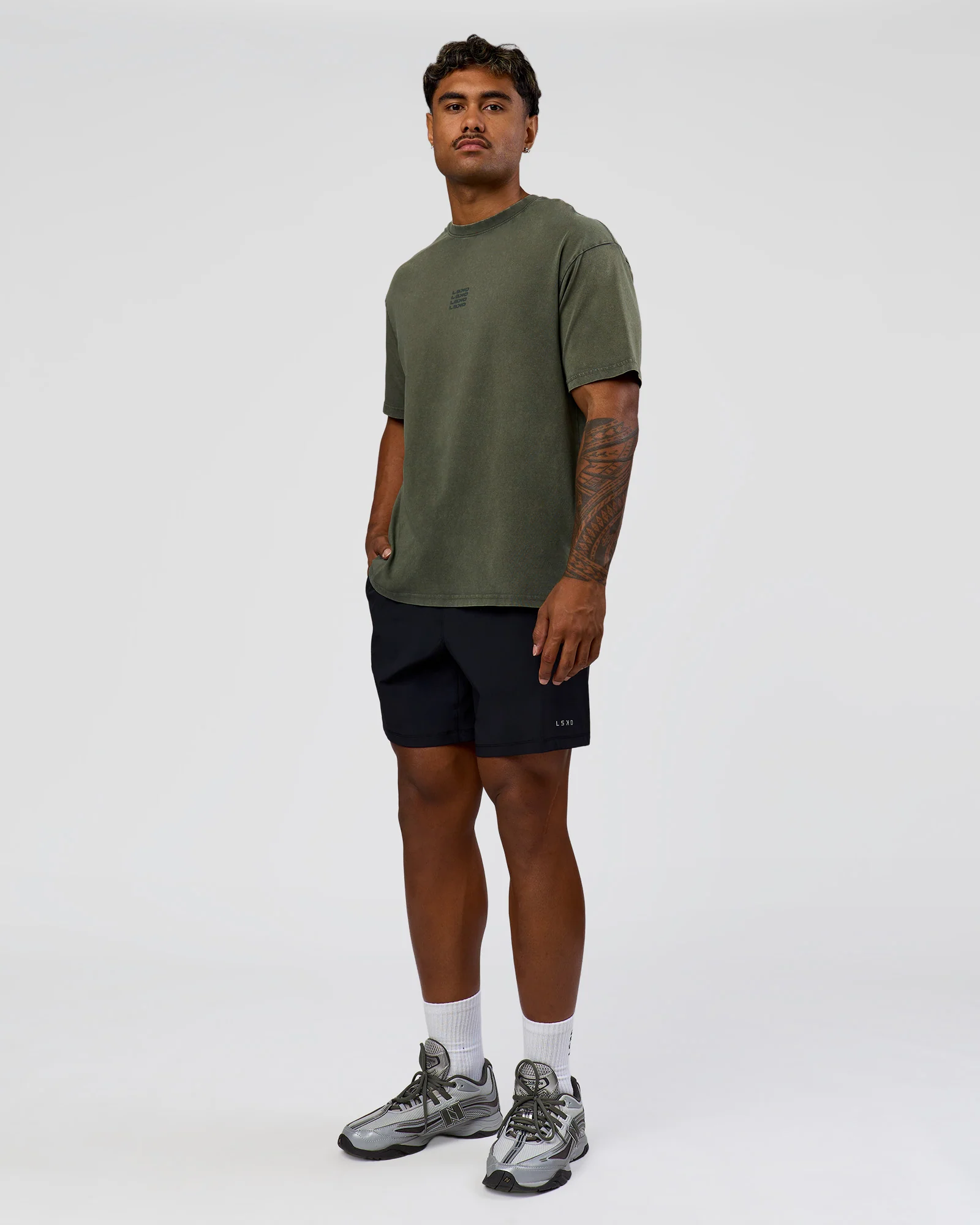 2530-everyday-elevation-flxcotton-oversized-tee-carbon-green-washed-white-5.webp Everyday Elevation FLXCotton Oversized Tee - Carbon Green Washed -White