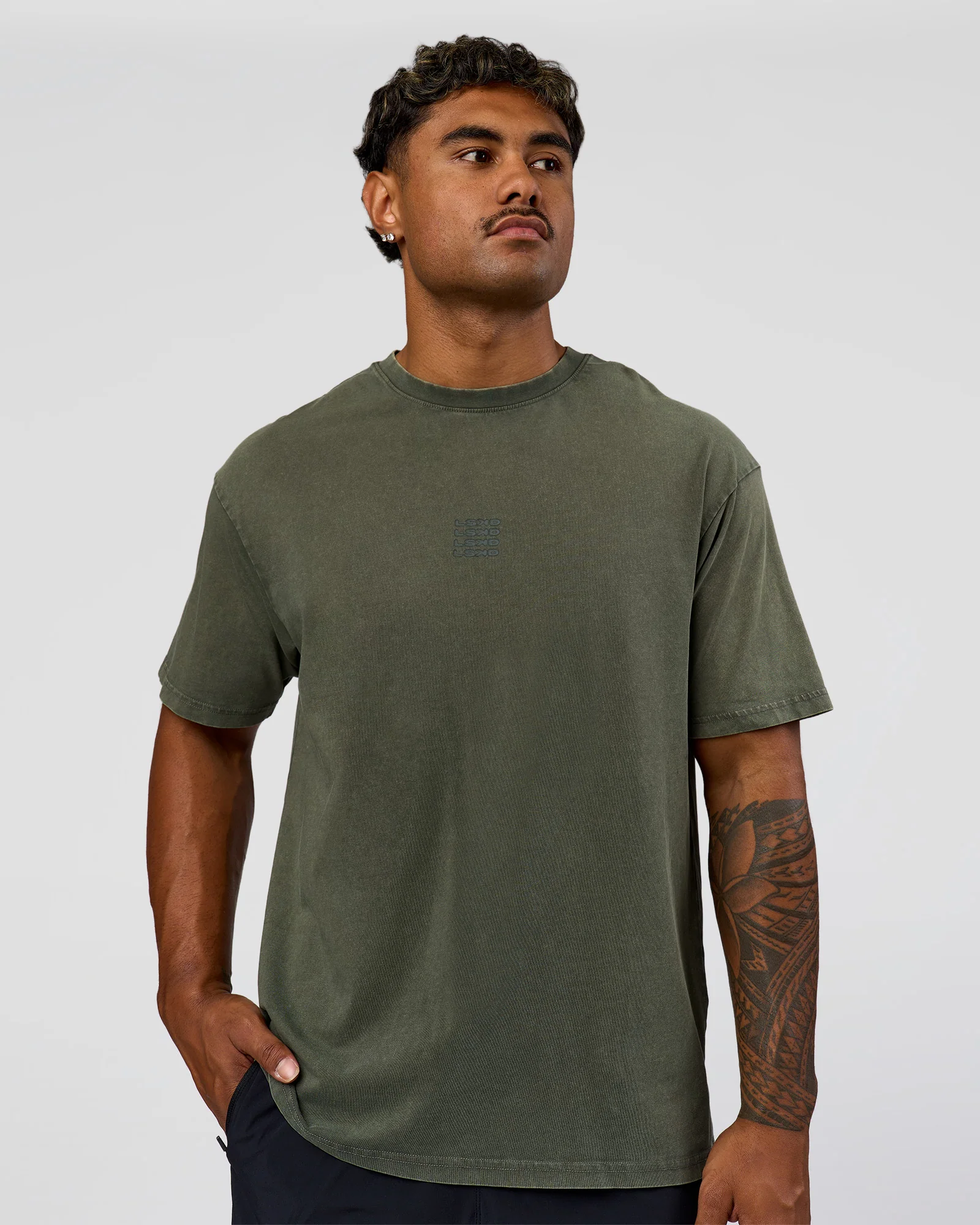 2530-everyday-elevation-flxcotton-oversized-tee-carbon-green-washed-white-7.webp Everyday Elevation FLXCotton Oversized Tee - Carbon Green Washed -White