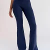 254-fusion-v-contour-high-rise-flared-legging-pockets-future-navy-1.webp Fusion V-Contour High-Rise Flared Legging Pockets - Future Navy