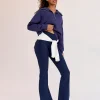 254-fusion-v-contour-high-rise-flared-legging-pockets-future-navy-3.webp Fusion V-Contour High-Rise Flared Legging Pockets - Future Navy