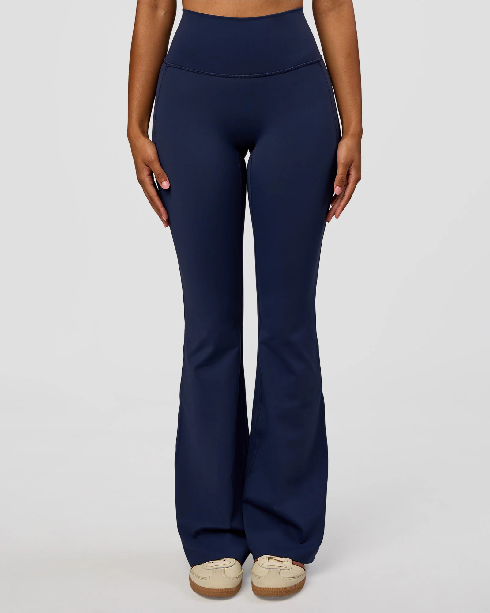 254-fusion-v-contour-high-rise-flared-legging-pockets-future-navy-6.webp Fusion V-Contour High-Rise Flared Legging Pockets - Future Navy