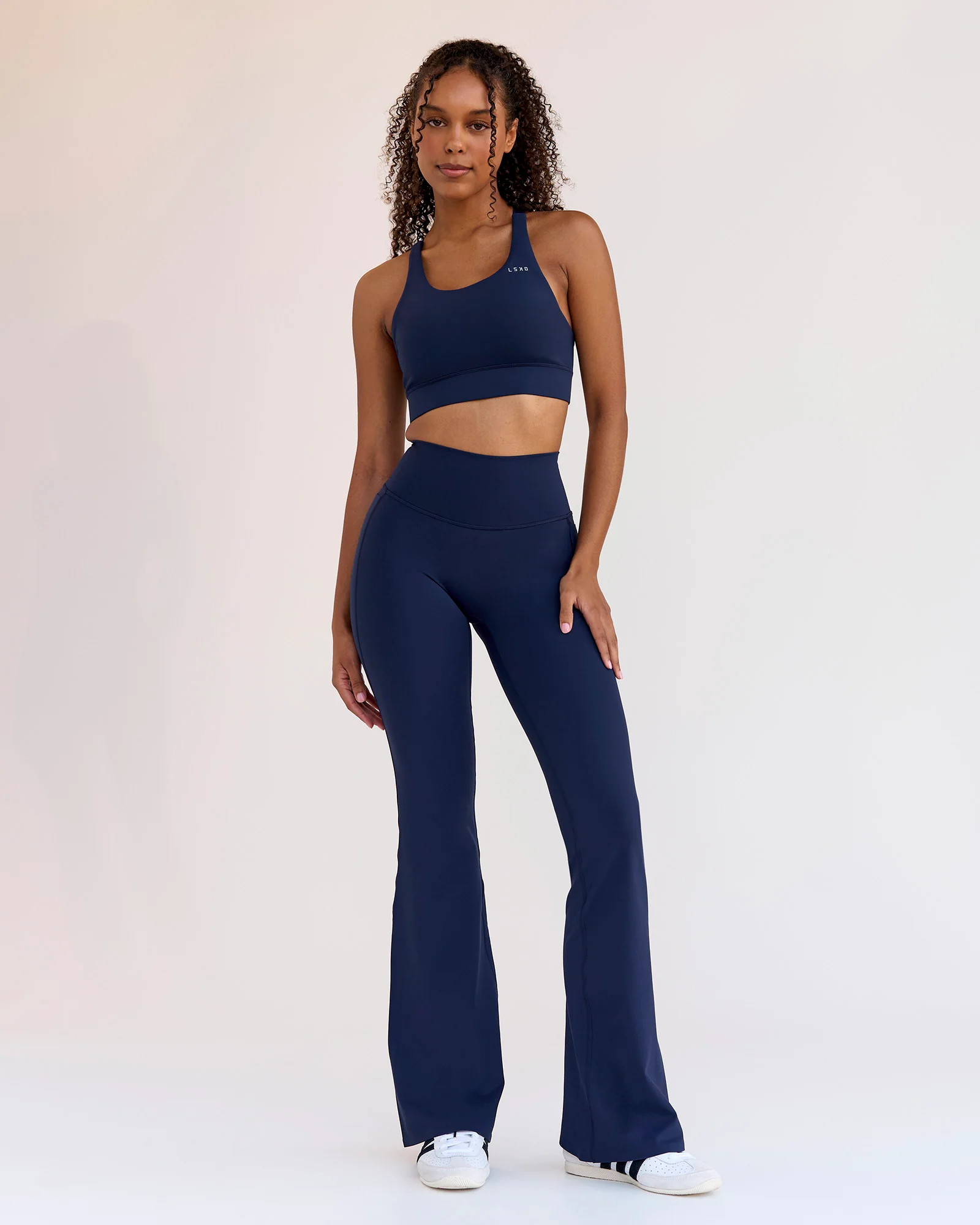 254-fusion-v-contour-high-rise-flared-legging-pockets-future-navy-8.webp Fusion V-Contour High-Rise Flared Legging Pockets - Future Navy