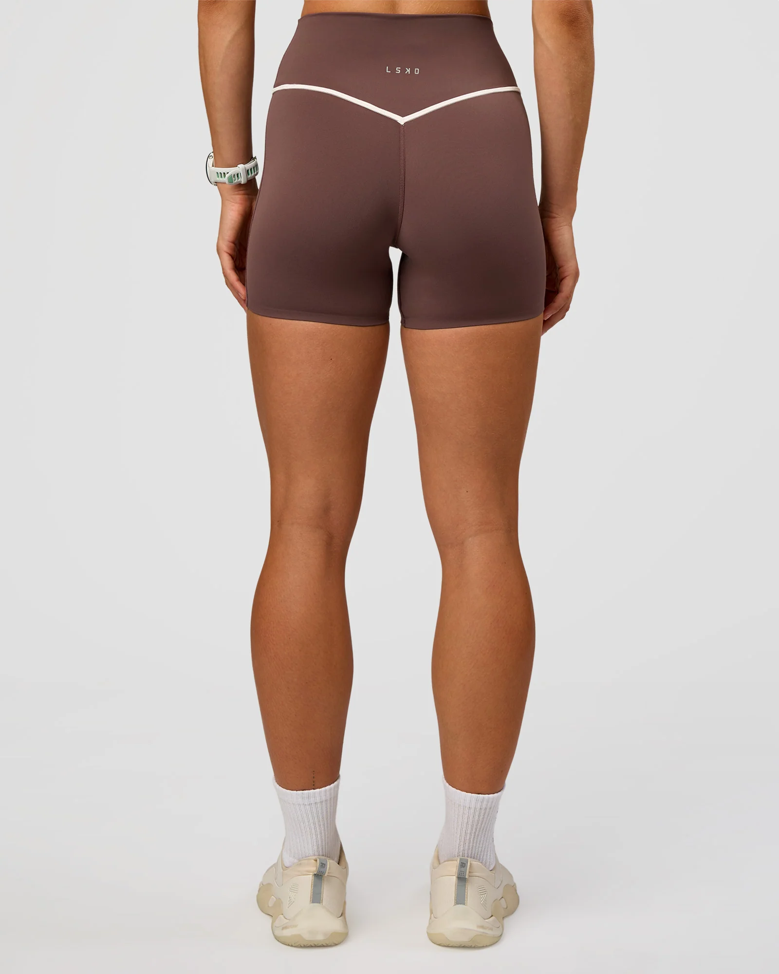Pinnacle High-Rise 4" Short - Cocoa Powder-Off White