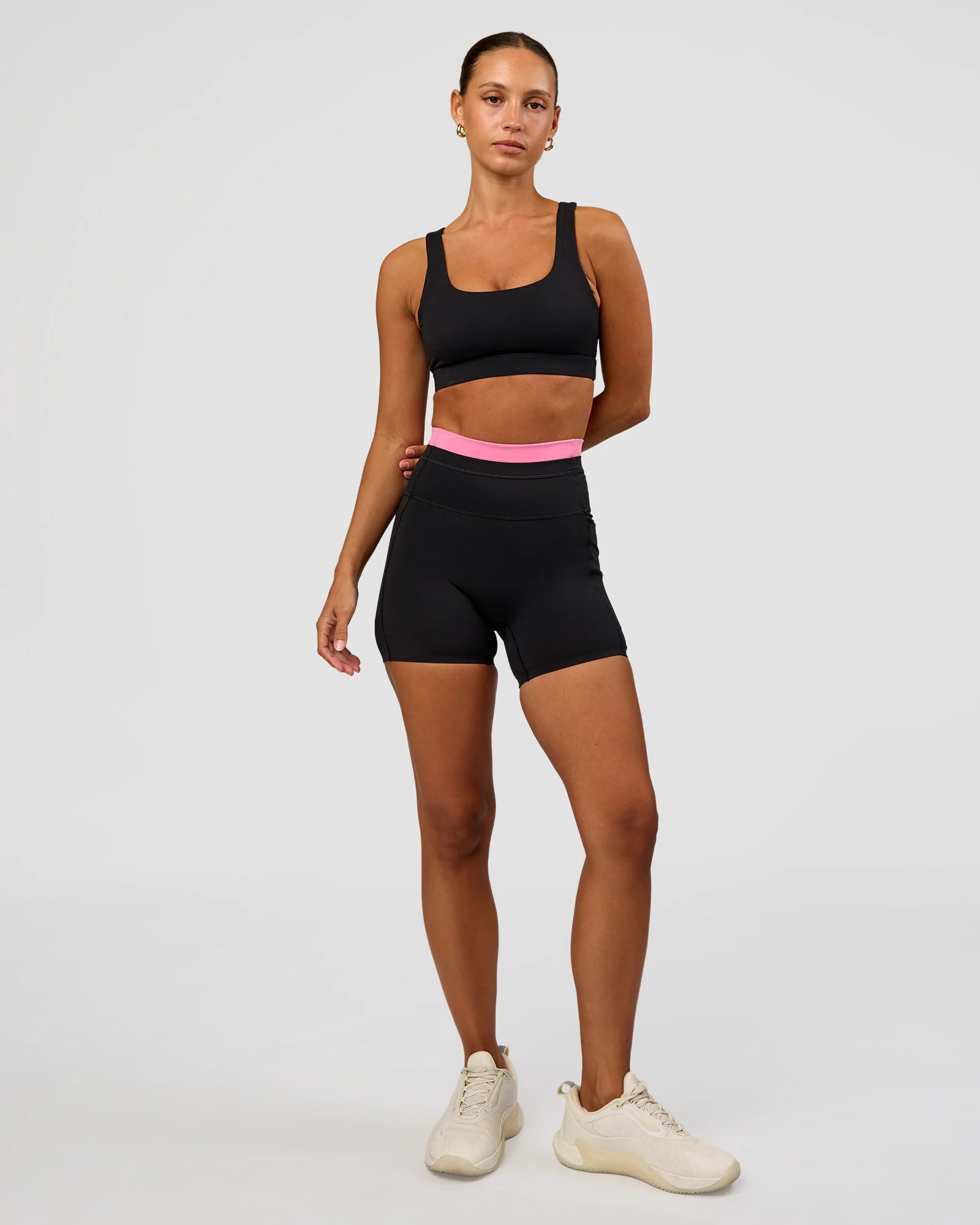 2836-liberate-high-rise-4-short-pockets-black-candy-pink-3.webp Liberate High-Rise 4" Short Pockets - Black-Candy Pink