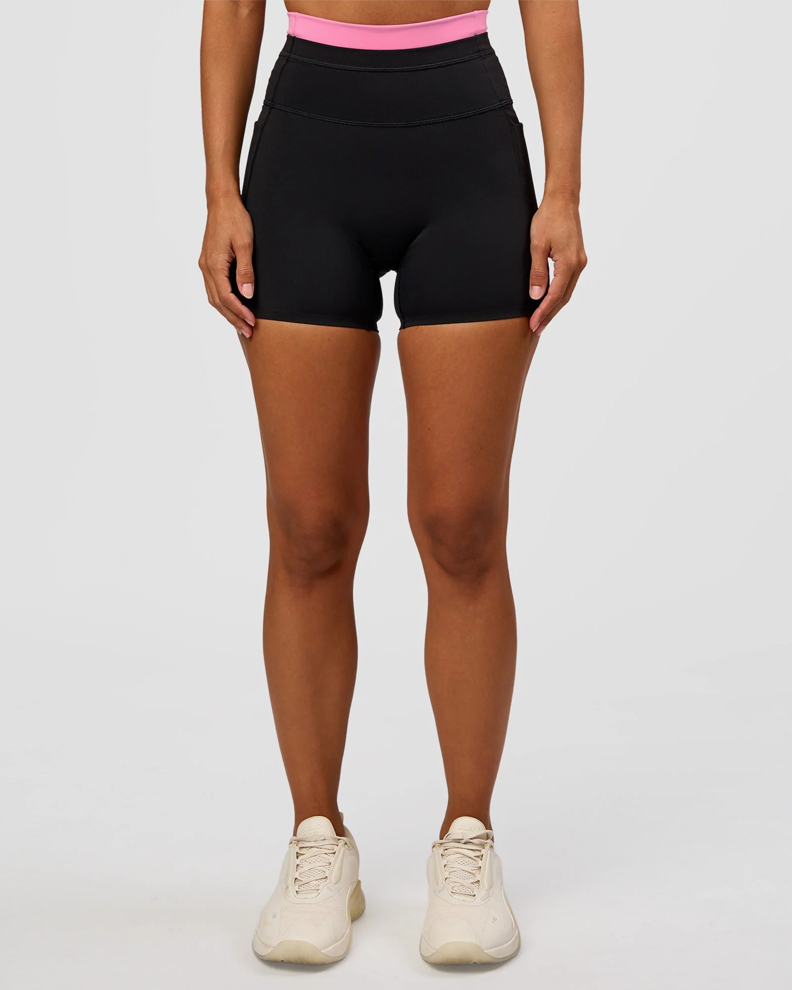 2836-liberate-high-rise-4-short-pockets-black-candy-pink-4.webp Liberate High-Rise 4" Short Pockets - Black-Candy Pink