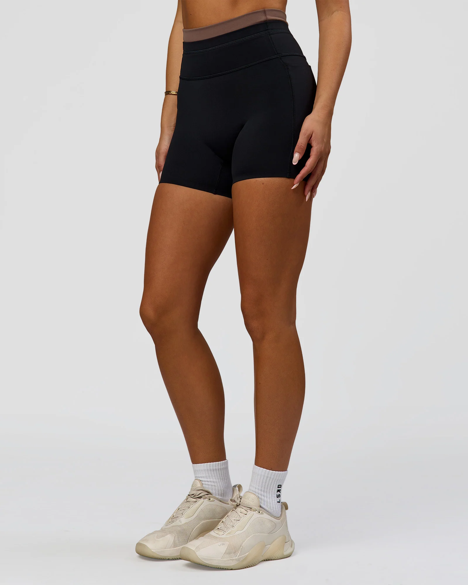Liberate High-Rise 4" Short Pockets - Black-Cocoa Powder