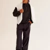 3036-afterdark-zerocrease-quarter-zip-black-3.webp AfterDark ZeroCrease Quarter Zip - Black