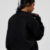 3036-afterdark-zerocrease-quarter-zip-black-8.webp AfterDark ZeroCrease Quarter Zip - Black