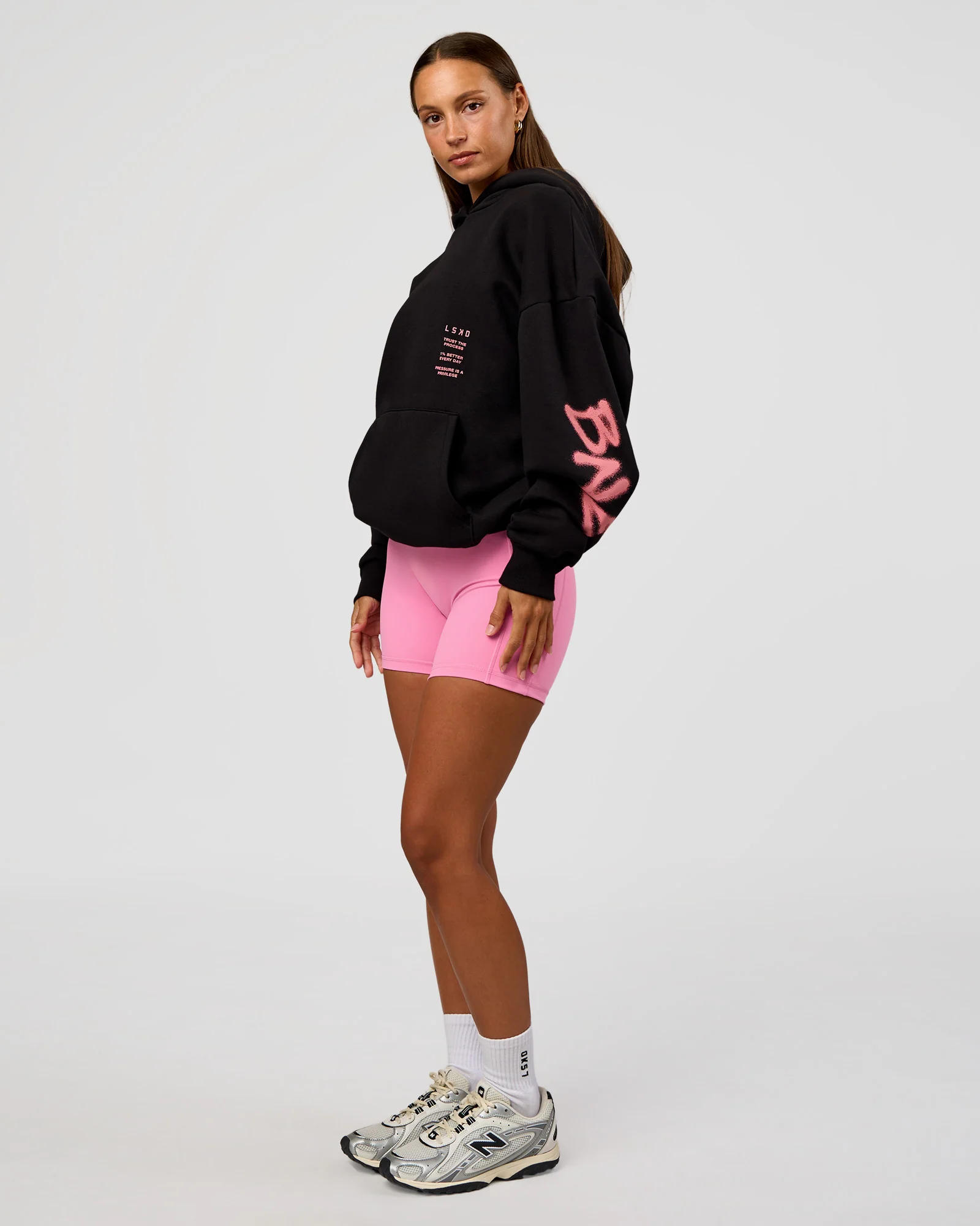 3090-cft-bne-26-unisex-oversized-hoodie-black-candy-pink-11.webp CFT BNE 26 Unisex Oversized Hoodie - Black-Candy Pink
