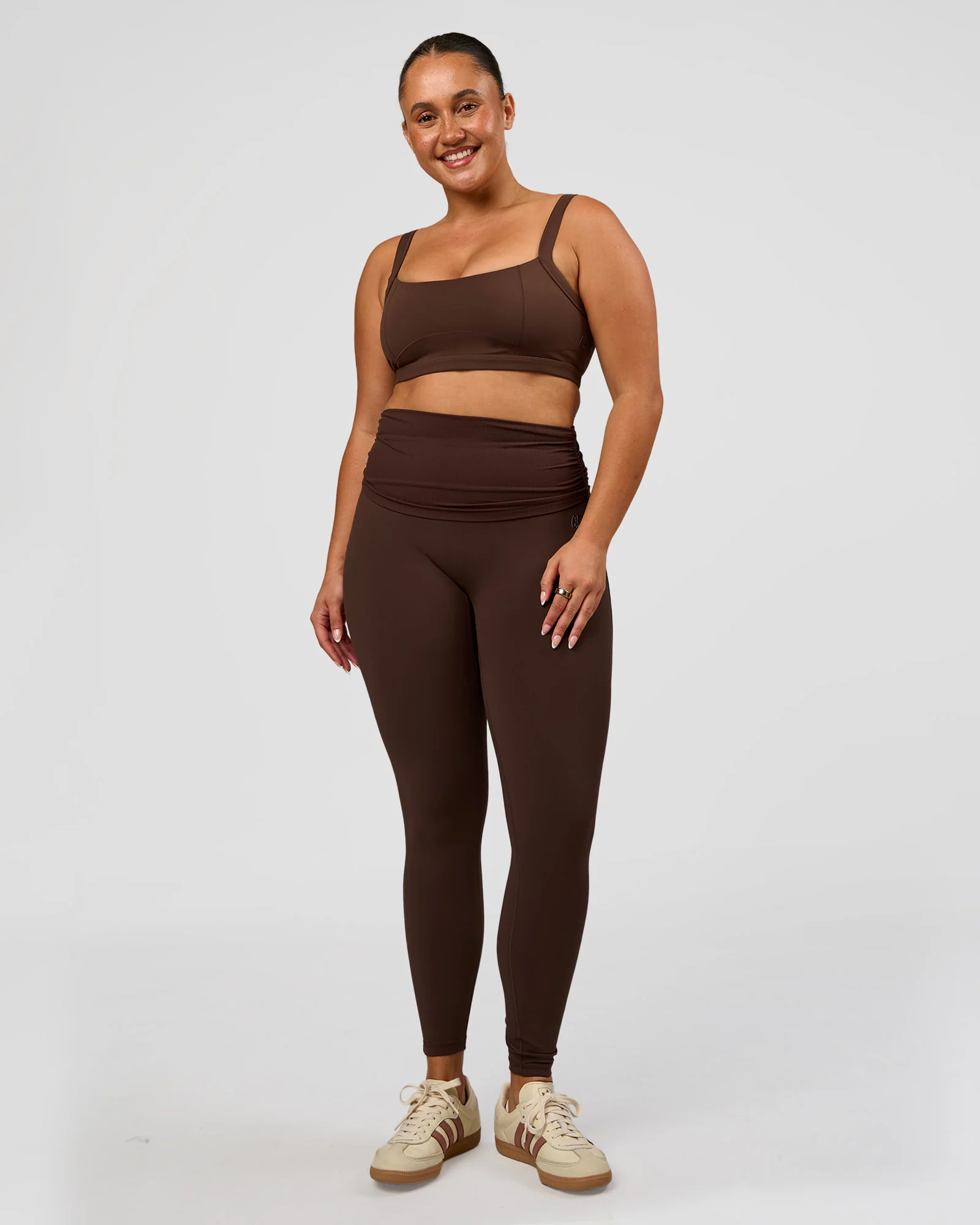 3116-cf-fold-over-high-rise-full-length-legging-hot-chocolate-3.webp CF Fold Over High-Rise Full Length Legging - Hot Chocolate