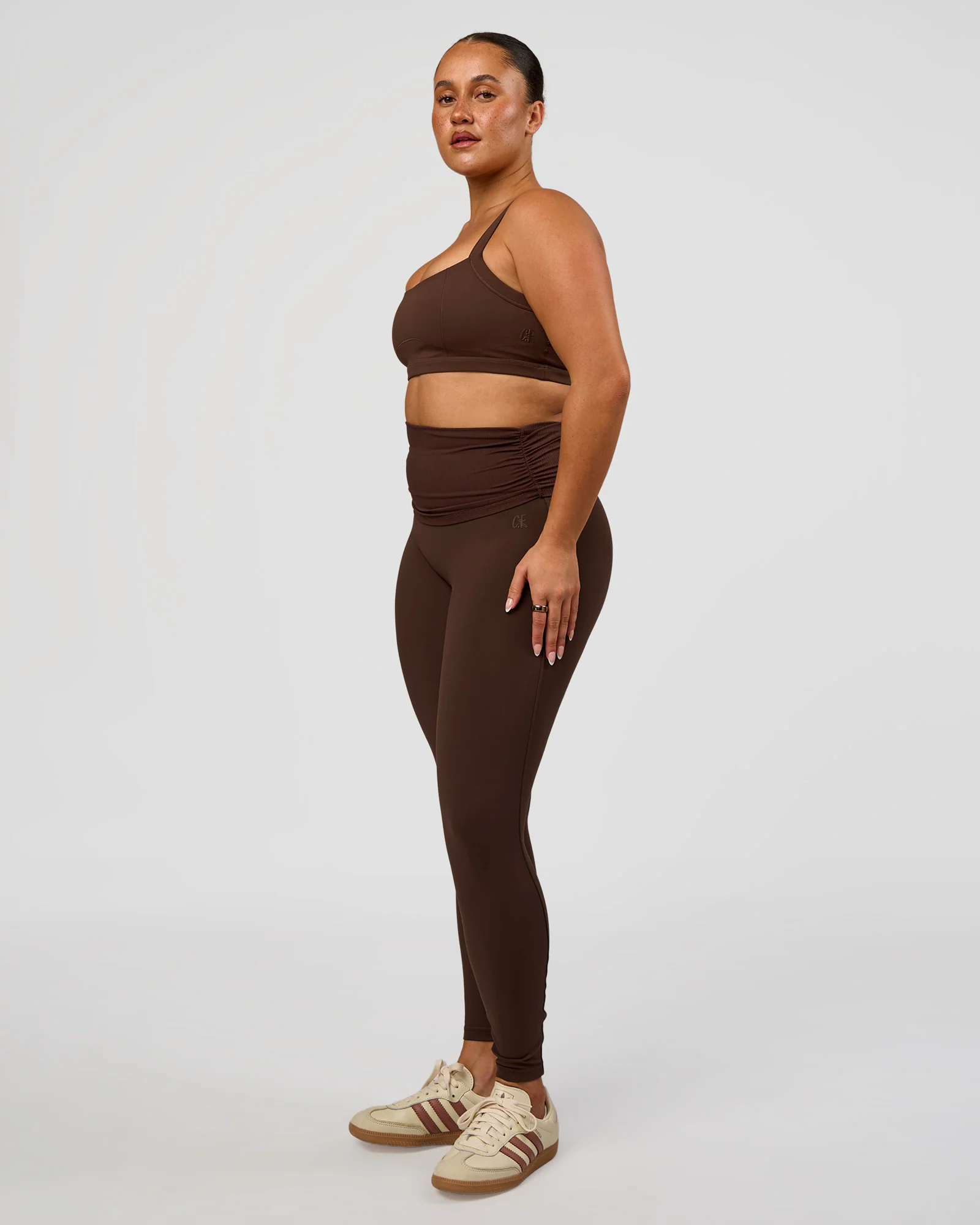 3116-cf-fold-over-high-rise-full-length-legging-hot-chocolate-4.webp CF Fold Over High-Rise Full Length Legging - Hot Chocolate