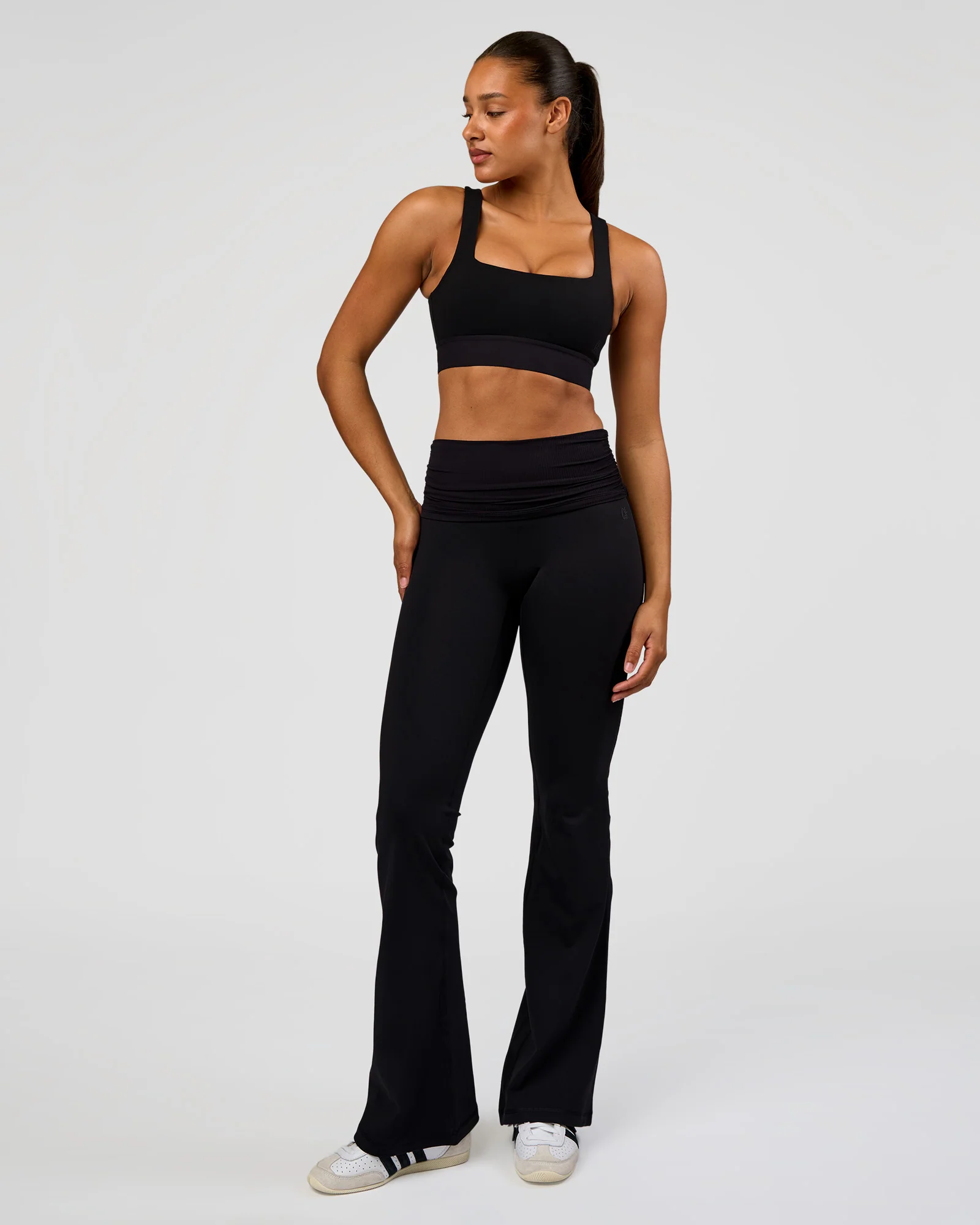 3256-cf-fold-over-high-rise-flared-legging-tall-black-1.webp CF Fold Over High-Rise Flared Legging Tall - Black