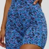 3274-fusion-v-contour-ultra-high-rise-6-short-pockets-energy-print-blue-multi-1.webp Fusion V-Contour Ultra High-Rise 6" Short Pockets - Energy Print Blue Multi