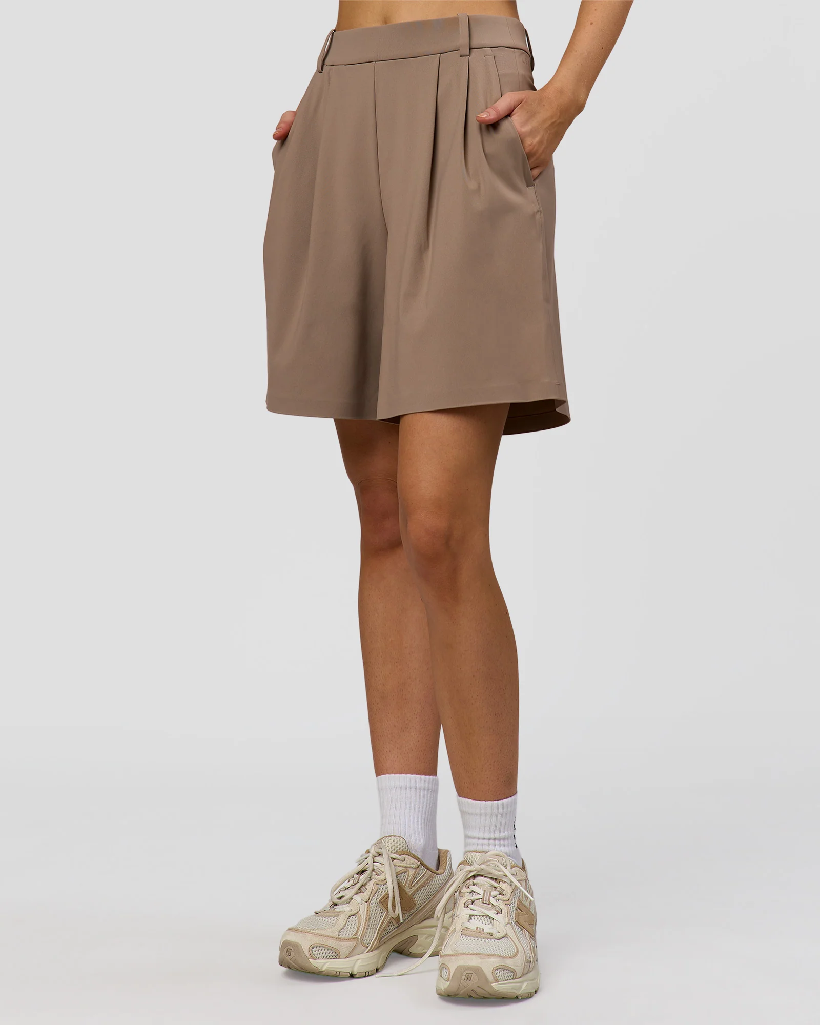 3300-stretchshift-wide-leg-short-taupe-ash-1.webp StretchShift Wide Leg Short - Taupe Ash