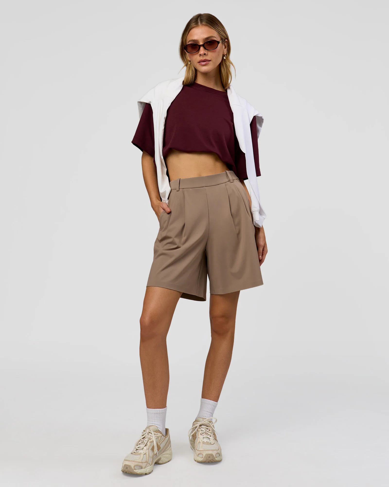 3300-stretchshift-wide-leg-short-taupe-ash-2.webp StretchShift Wide Leg Short - Taupe Ash