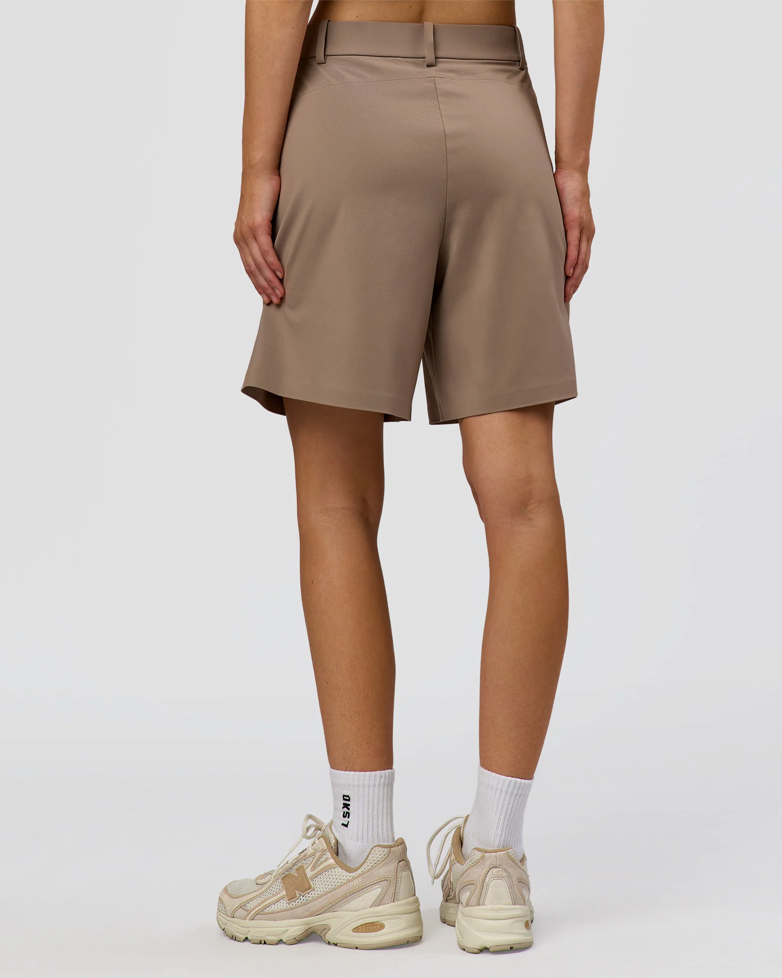3300-stretchshift-wide-leg-short-taupe-ash-4.webp StretchShift Wide Leg Short - Taupe Ash