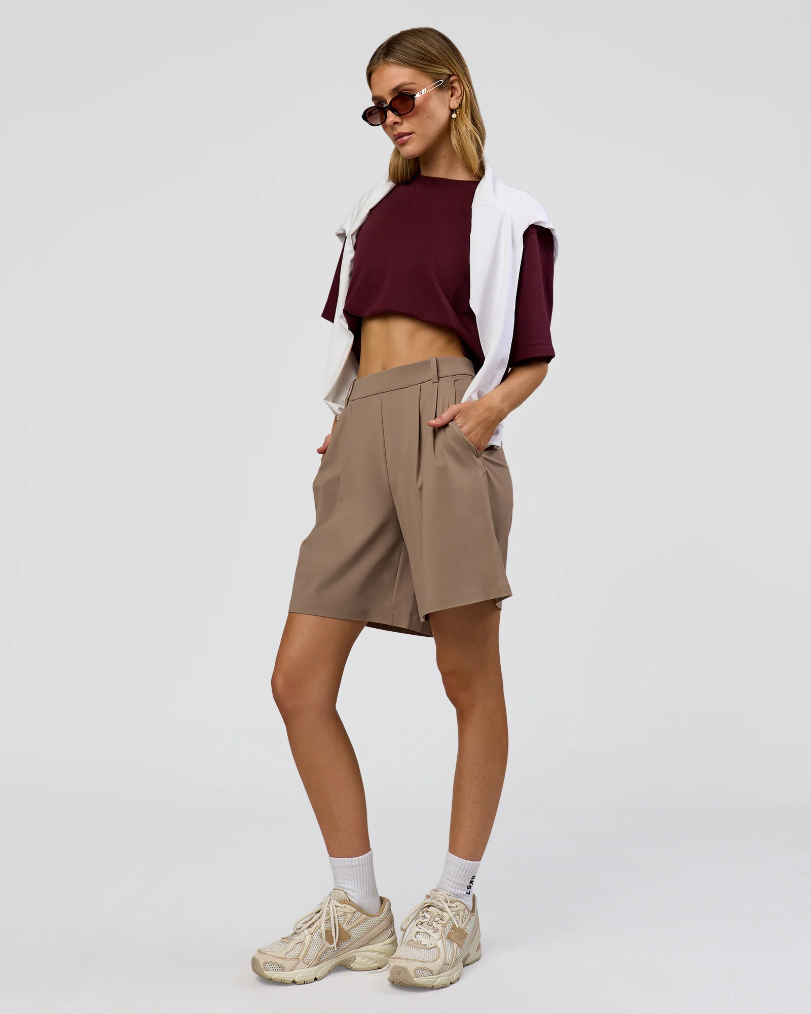 3300-stretchshift-wide-leg-short-taupe-ash-5.webp StretchShift Wide Leg Short - Taupe Ash