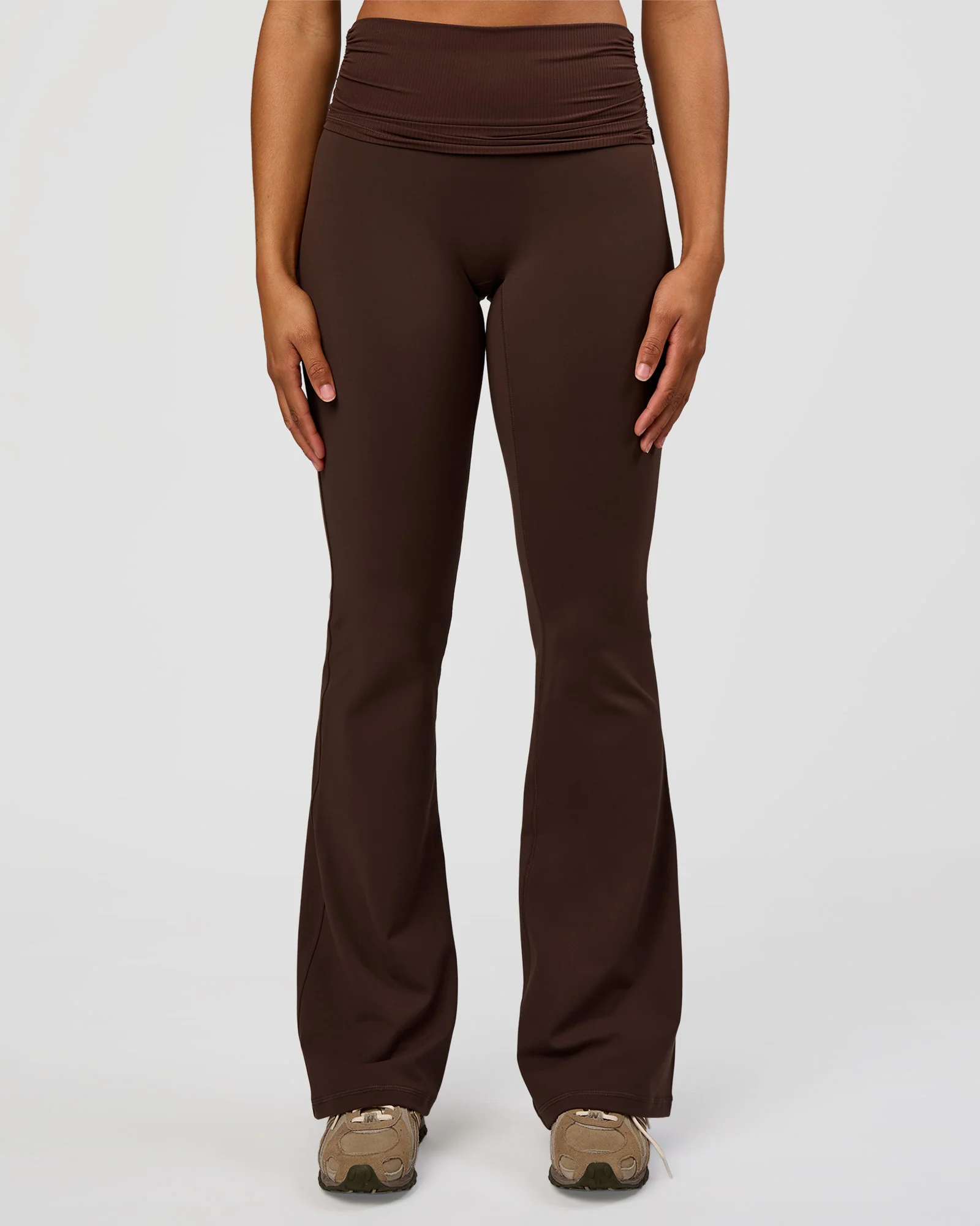 3344-cf-fold-over-high-rise-flared-legging-tall-hot-chocolate-3.webp CF Fold Over High-Rise Flared Legging Tall - Hot Chocolate
