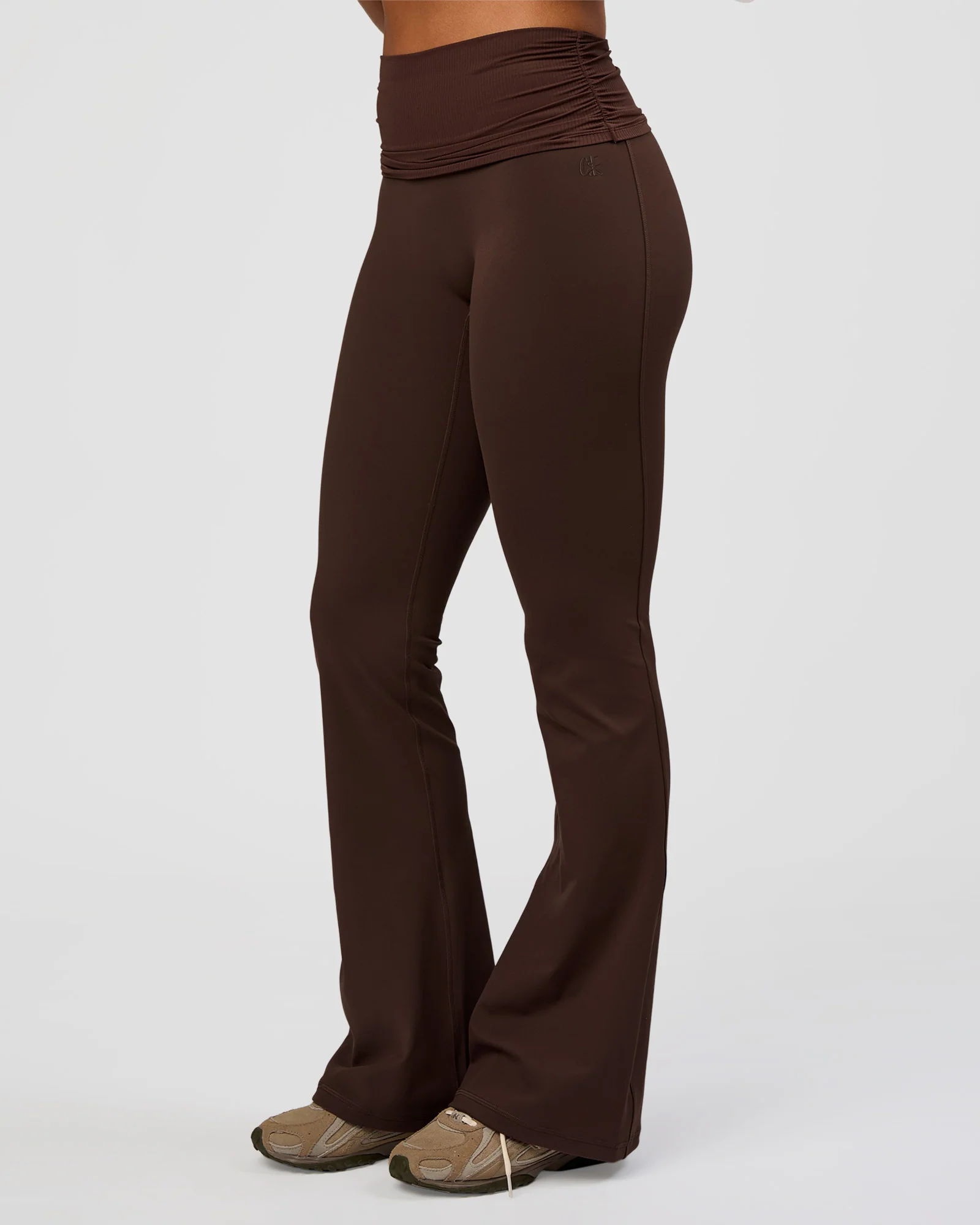 3344-cf-fold-over-high-rise-flared-legging-tall-hot-chocolate-6.webp CF Fold Over High-Rise Flared Legging Tall - Hot Chocolate