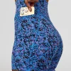 3353-fusion-v-contour-ultra-high-rise-4-short-pockets-energy-print-blue-multi-3.webp Fusion V-Contour Ultra High-Rise 4” Short Pockets - Energy Print Blue Multi