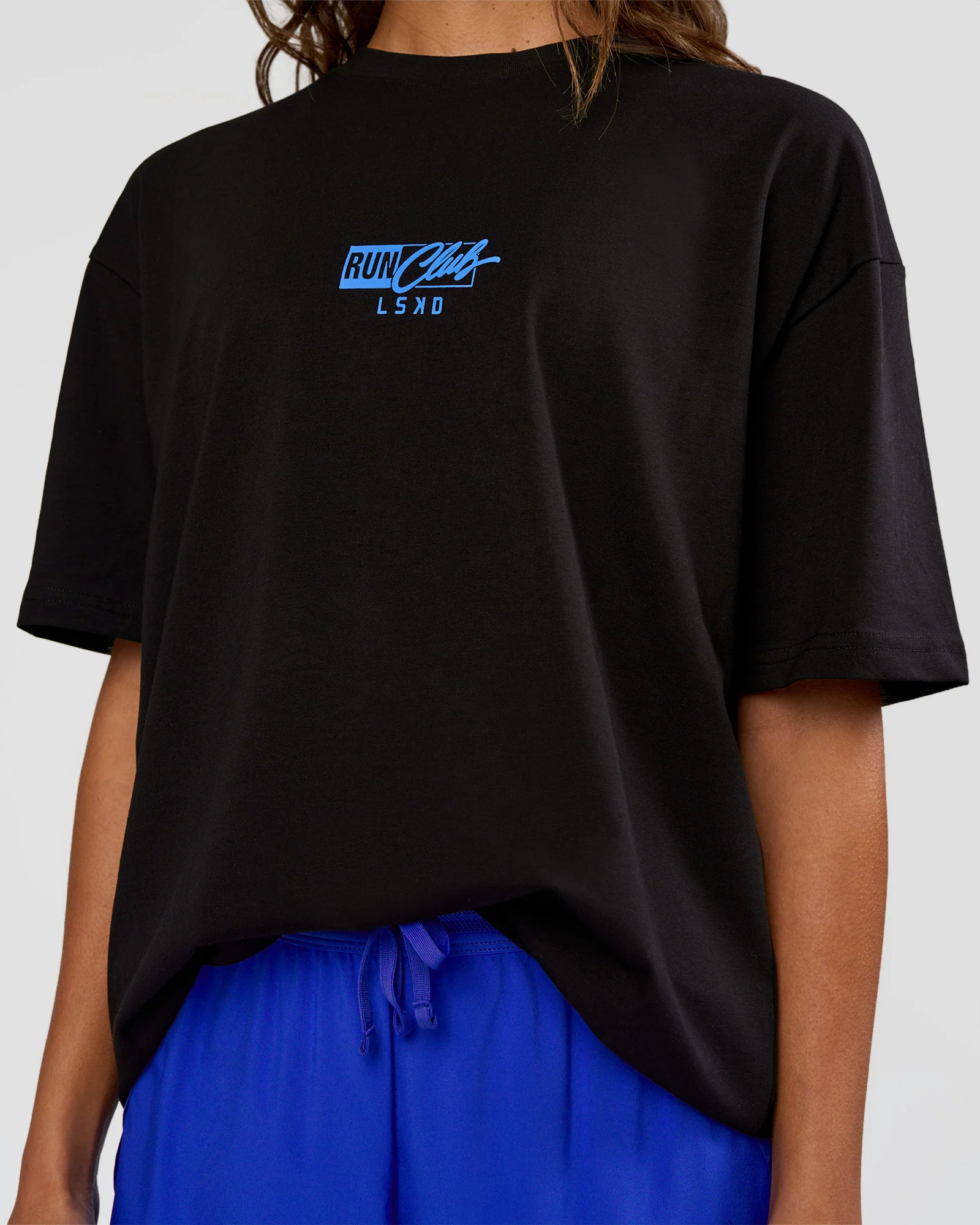 3412-run-club-script-flxcotton-oversized-tee-black-palace-blue-9.webp Run Club Script FLXCotton Oversized Tee - Black-Palace Blue