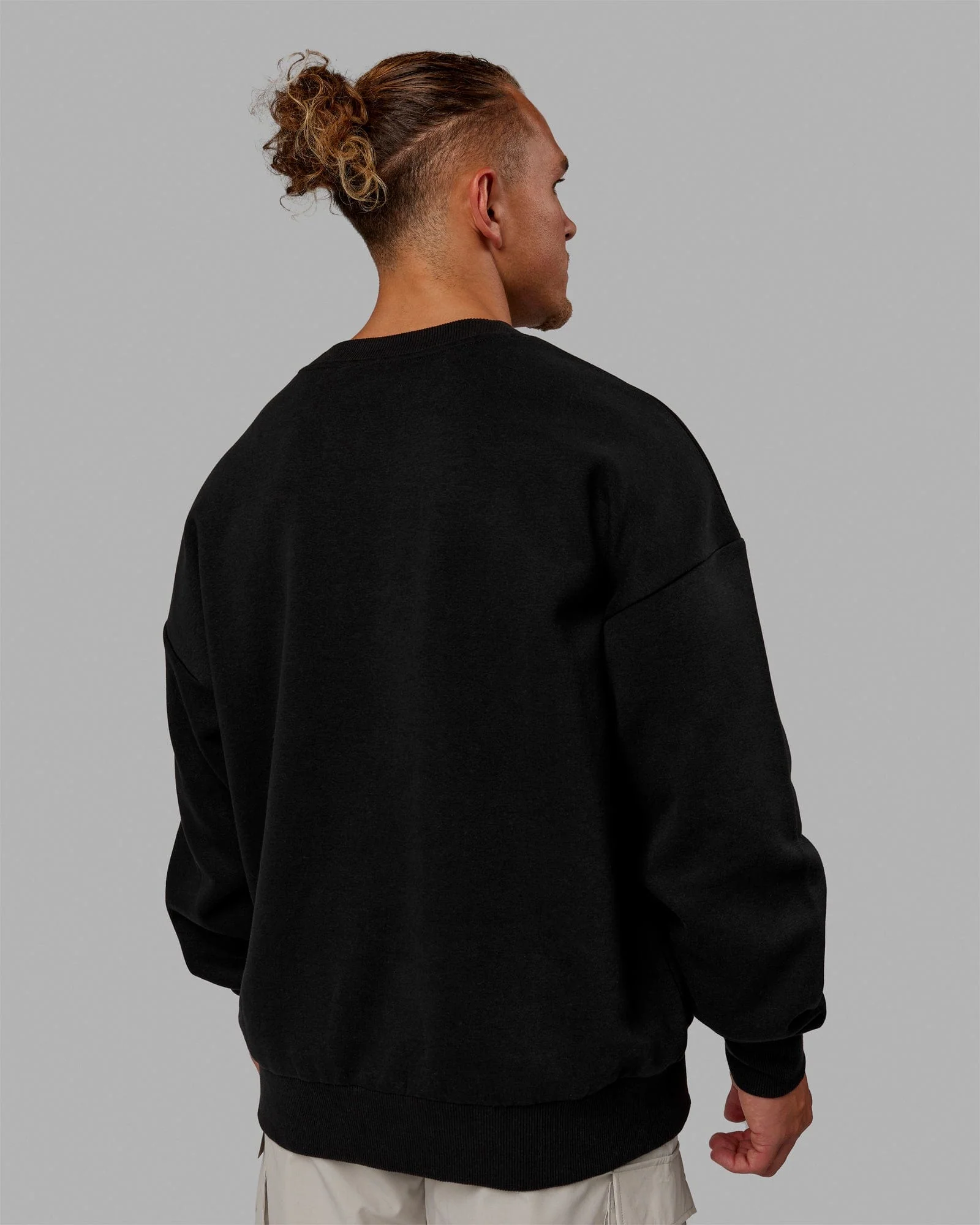 3421-mvp-oversized-sweater-black-4.webp MVP Oversized Sweater - Black
